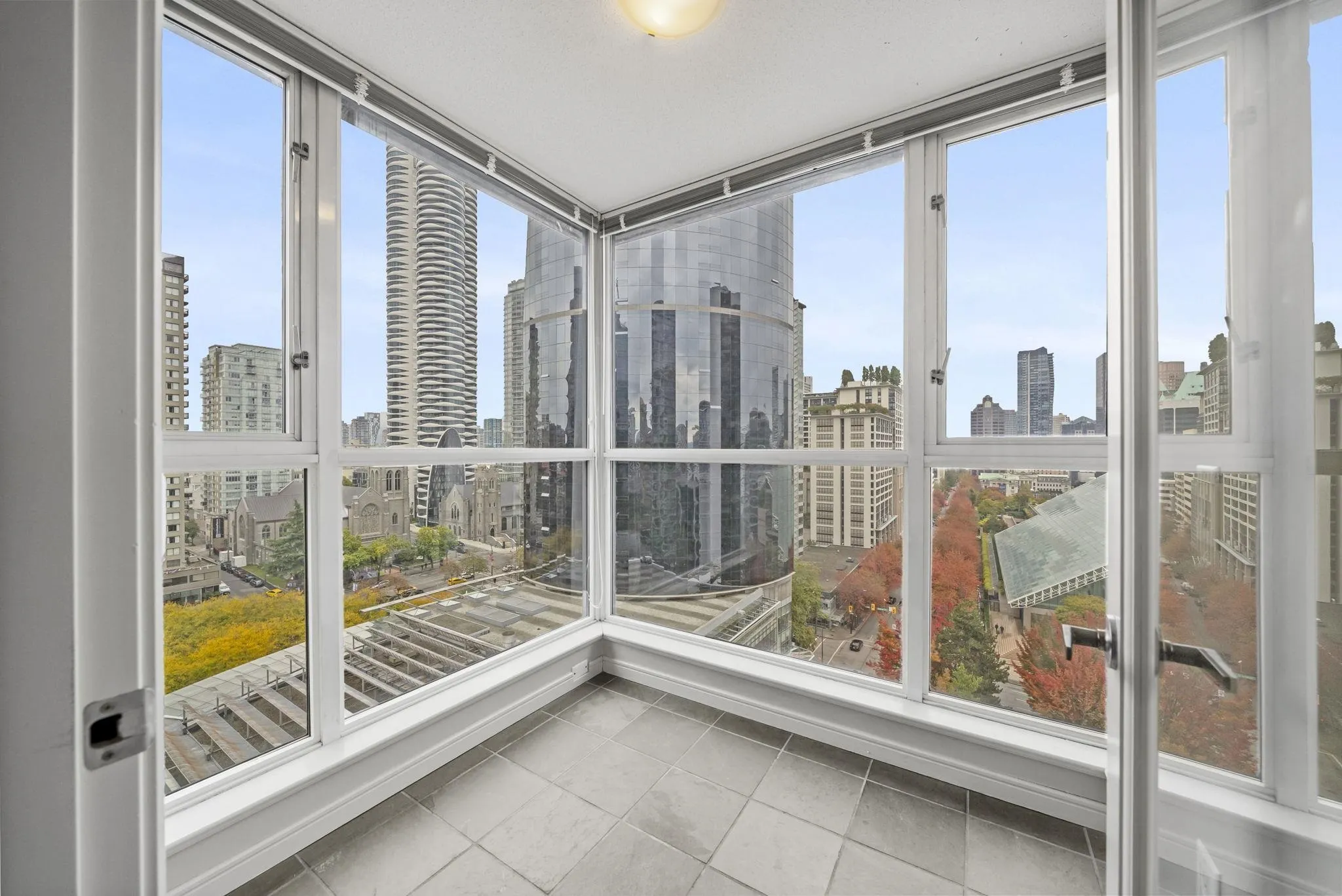 1068 Hornby Street #1805