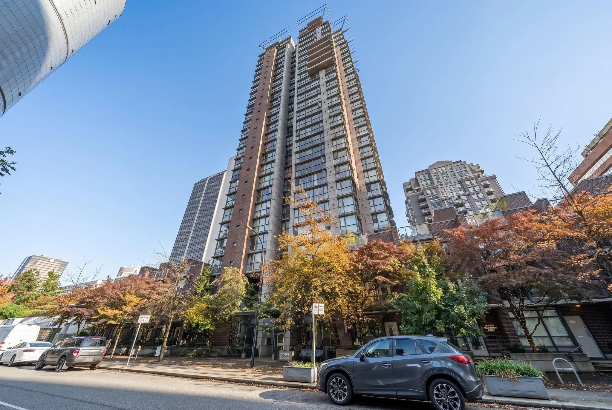 1068 Hornby Street #1805