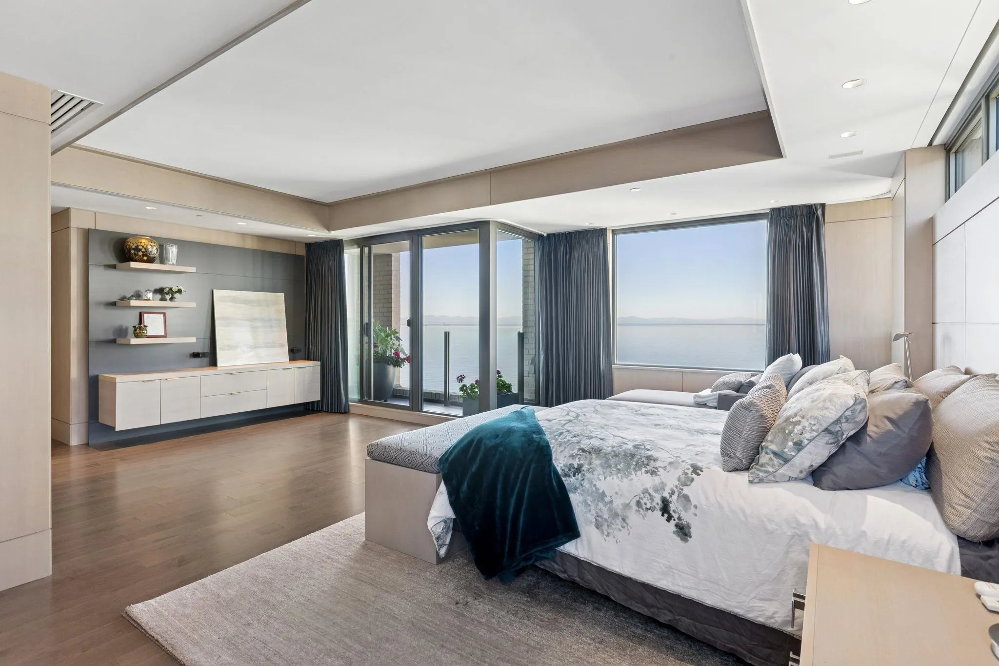 2250 Bellevue Avenue #9