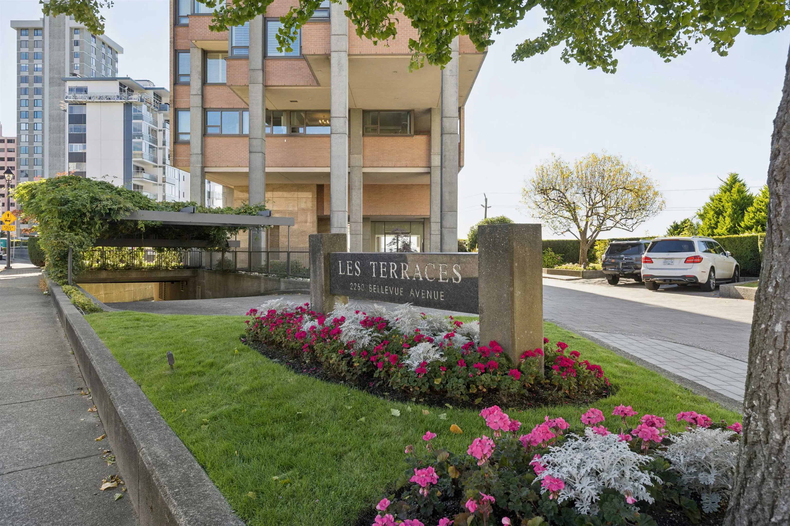 2250 Bellevue Avenue #9