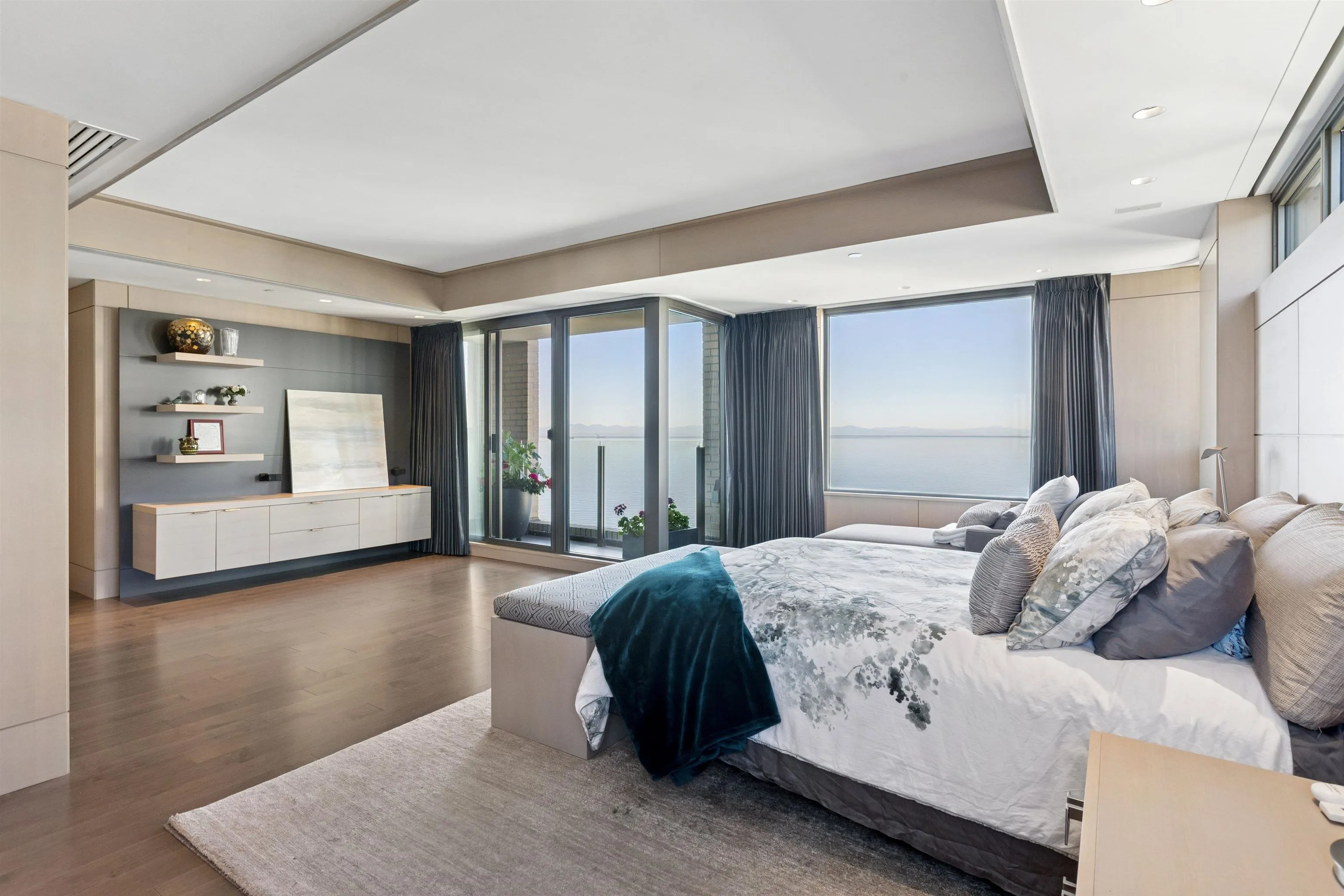 2250 Bellevue Avenue #9