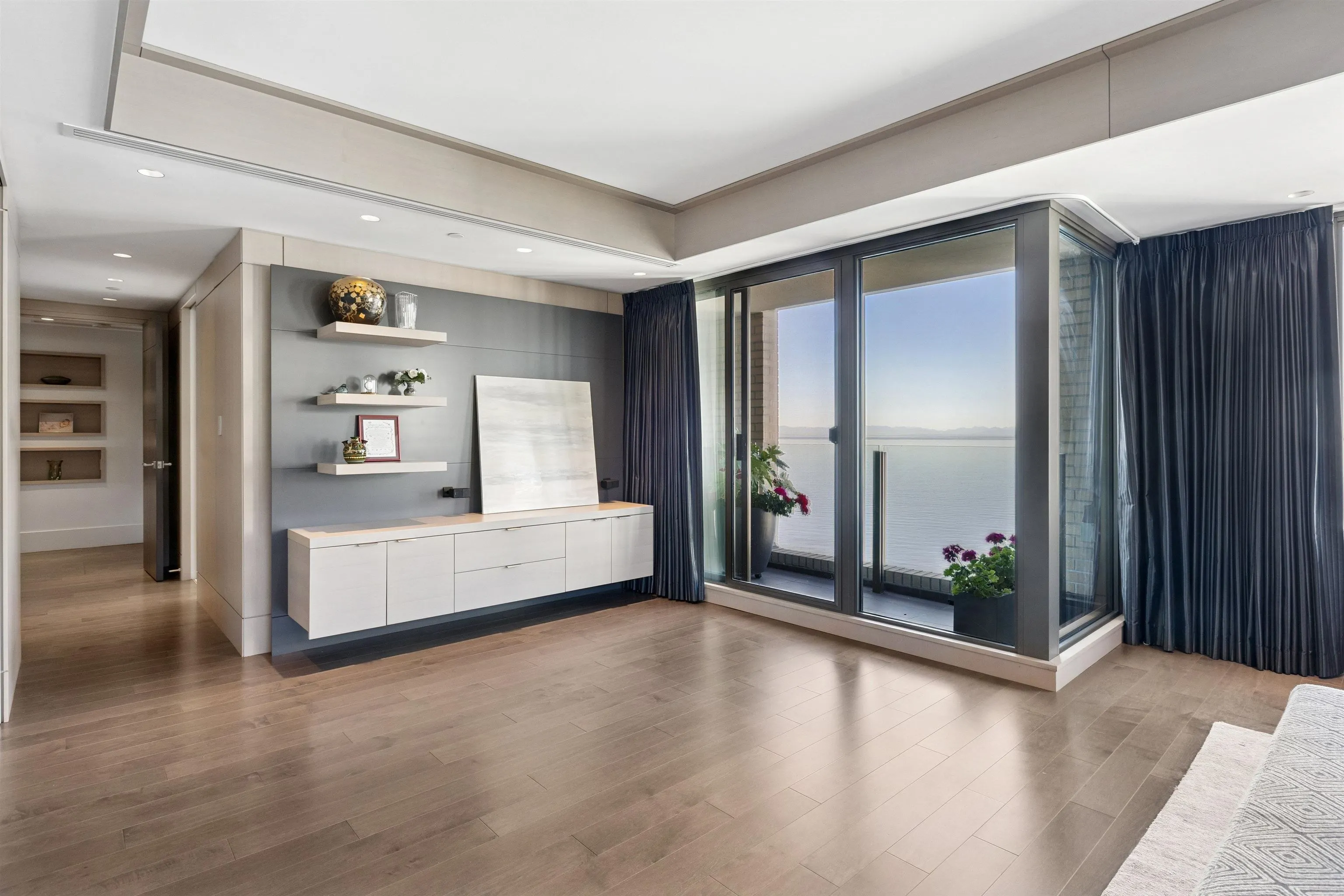 2250 Bellevue Avenue #9
