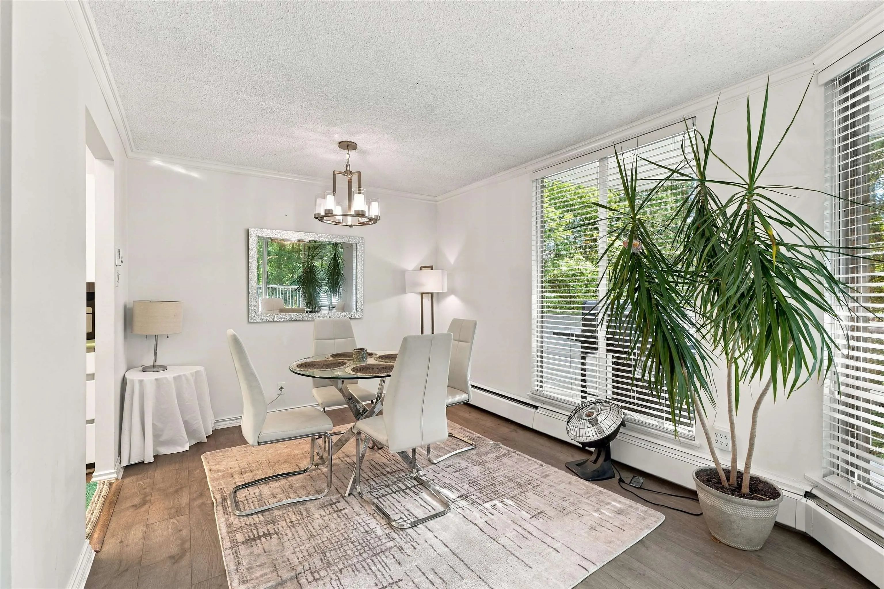 2024 Fullerton Avenue #403