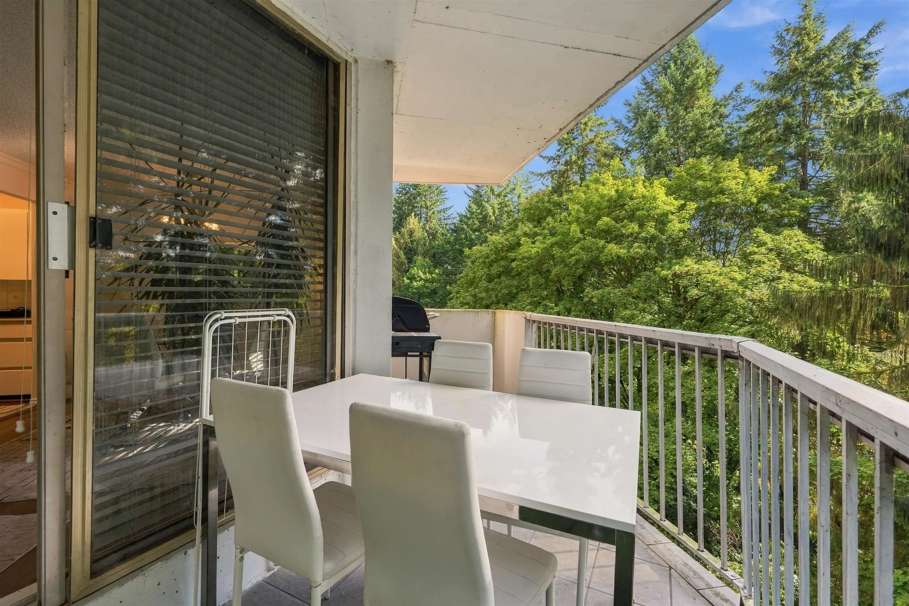 2024 Fullerton Avenue #403