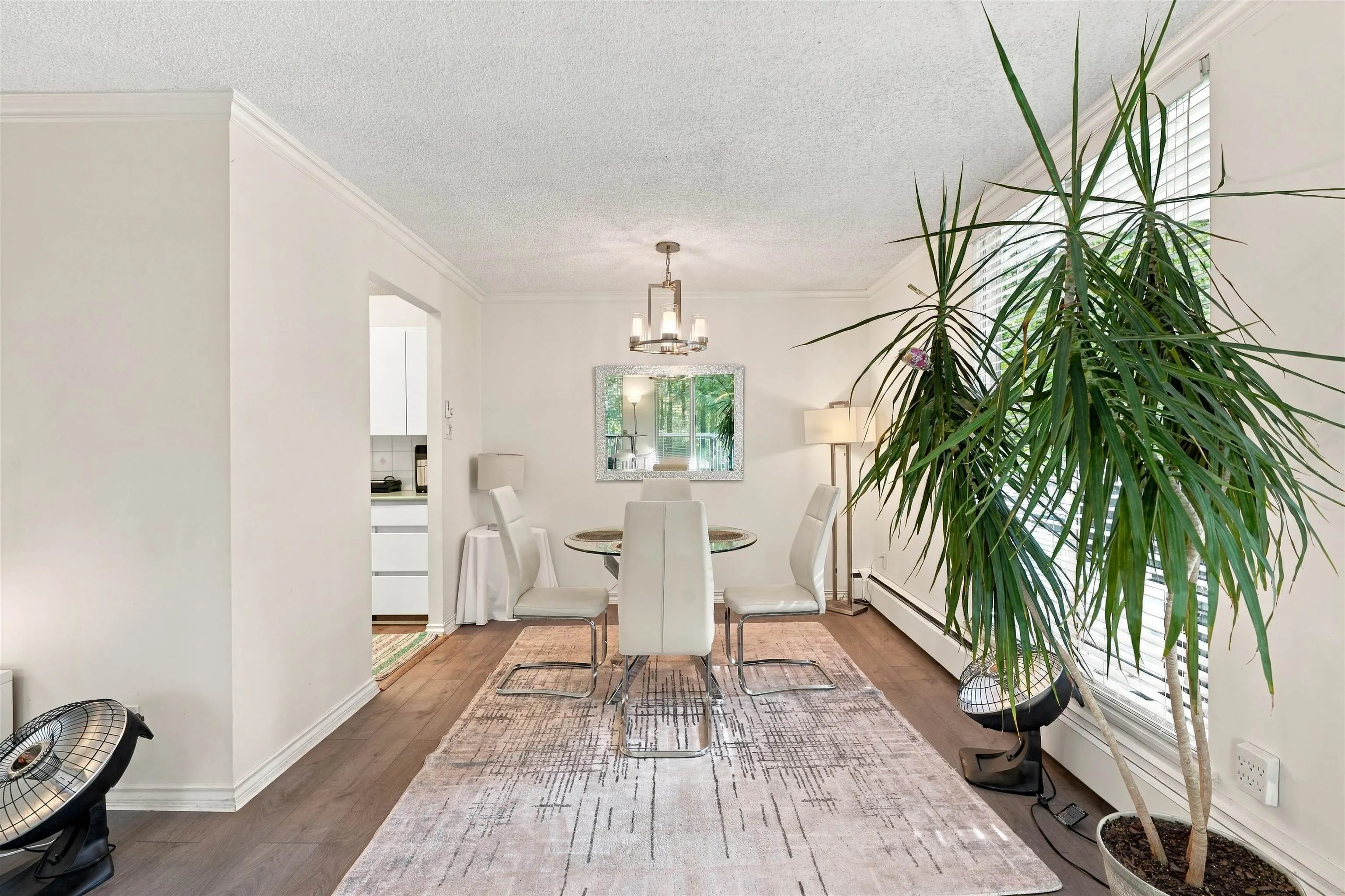 2024 Fullerton Avenue #403