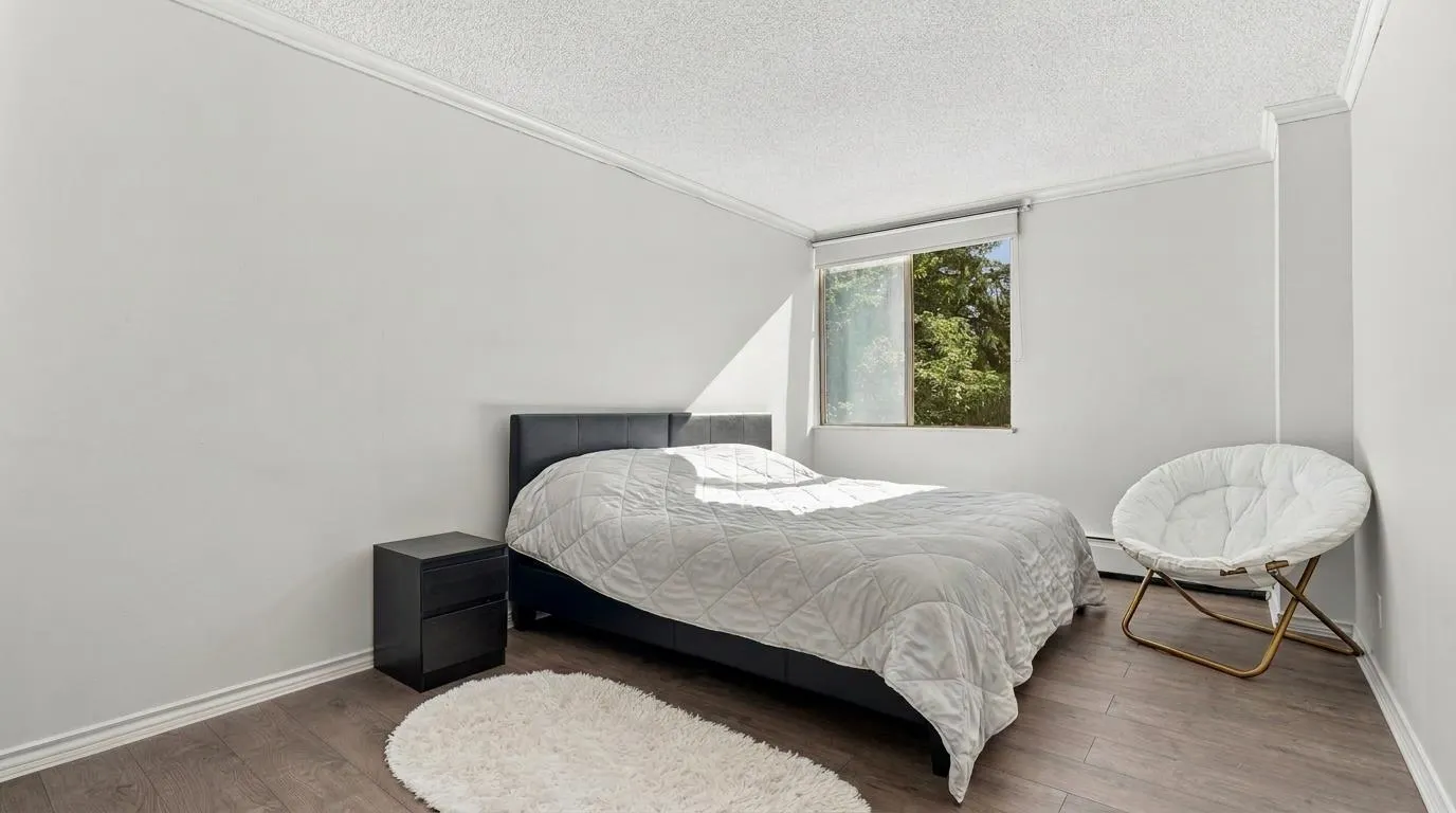 2024 Fullerton Avenue #403