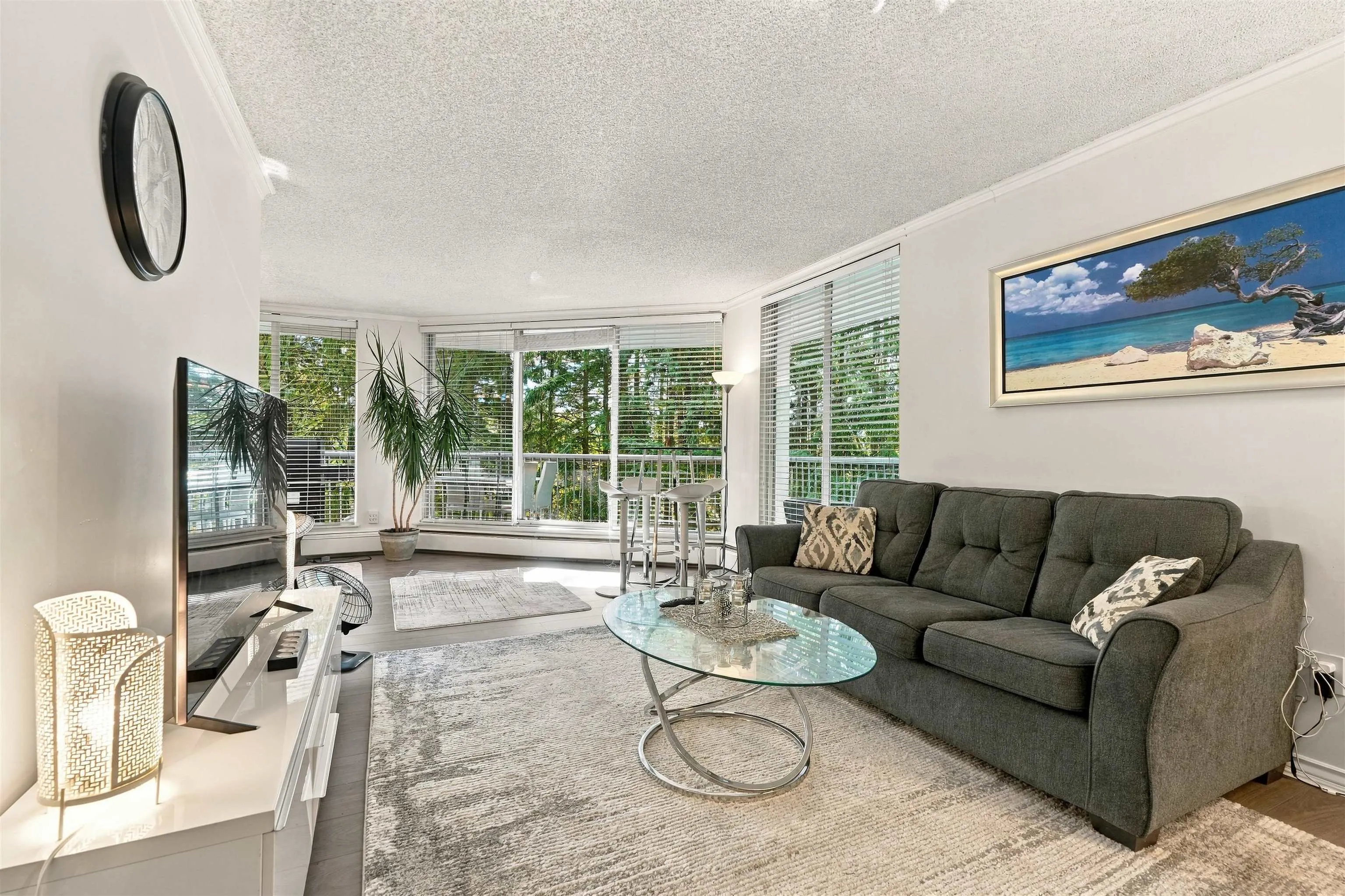2024 Fullerton Avenue #403