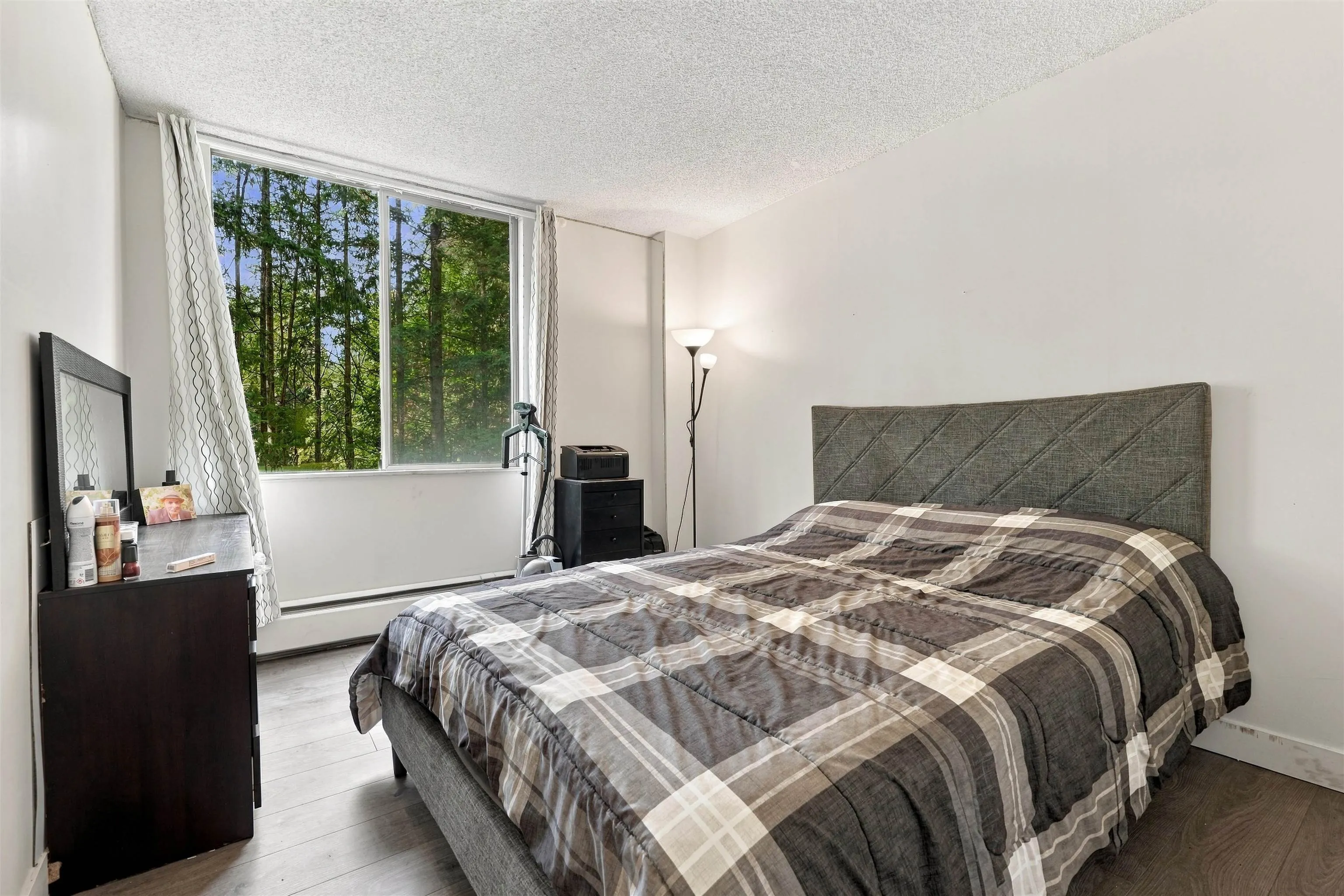 2024 Fullerton Avenue #403