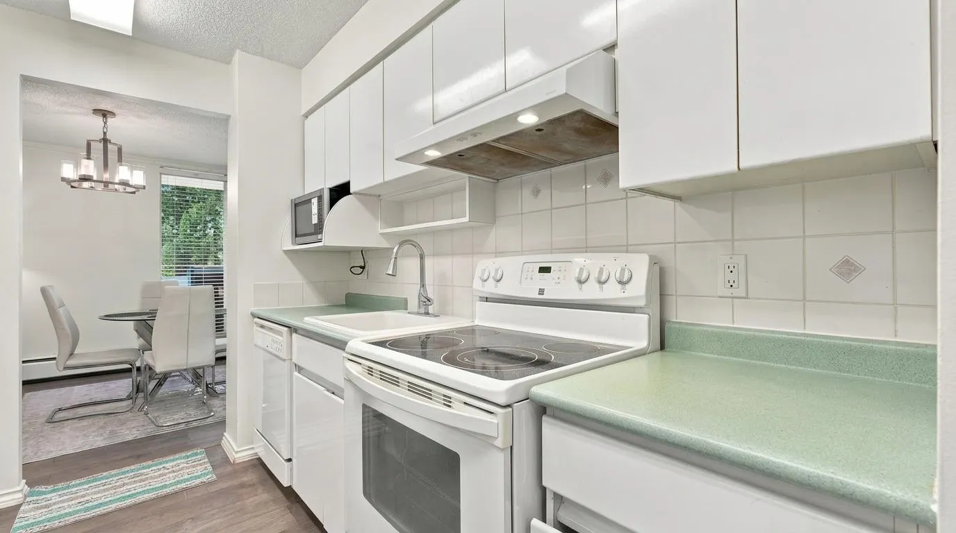 2024 Fullerton Avenue #403