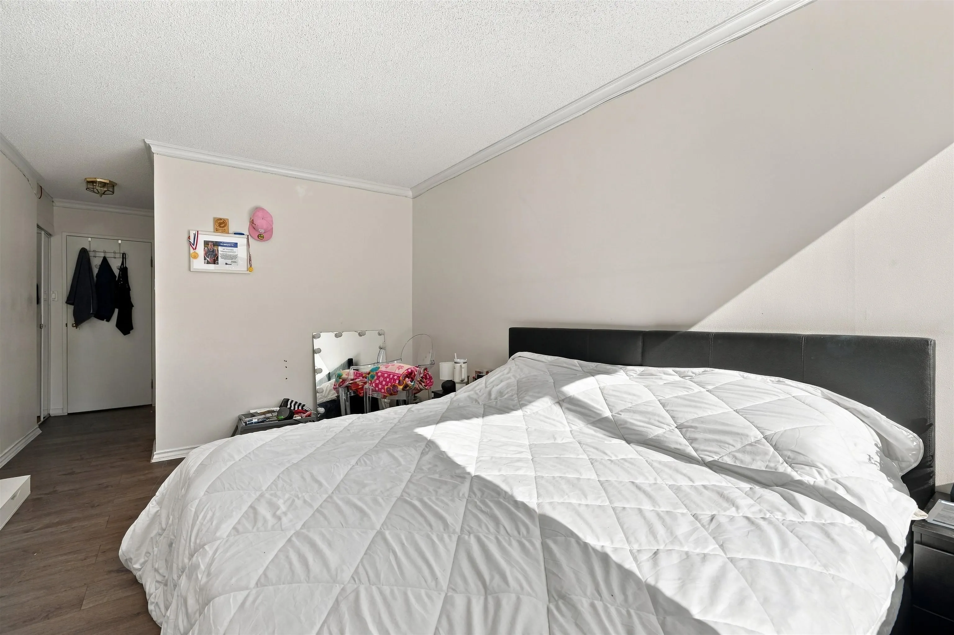 2024 Fullerton Avenue #403