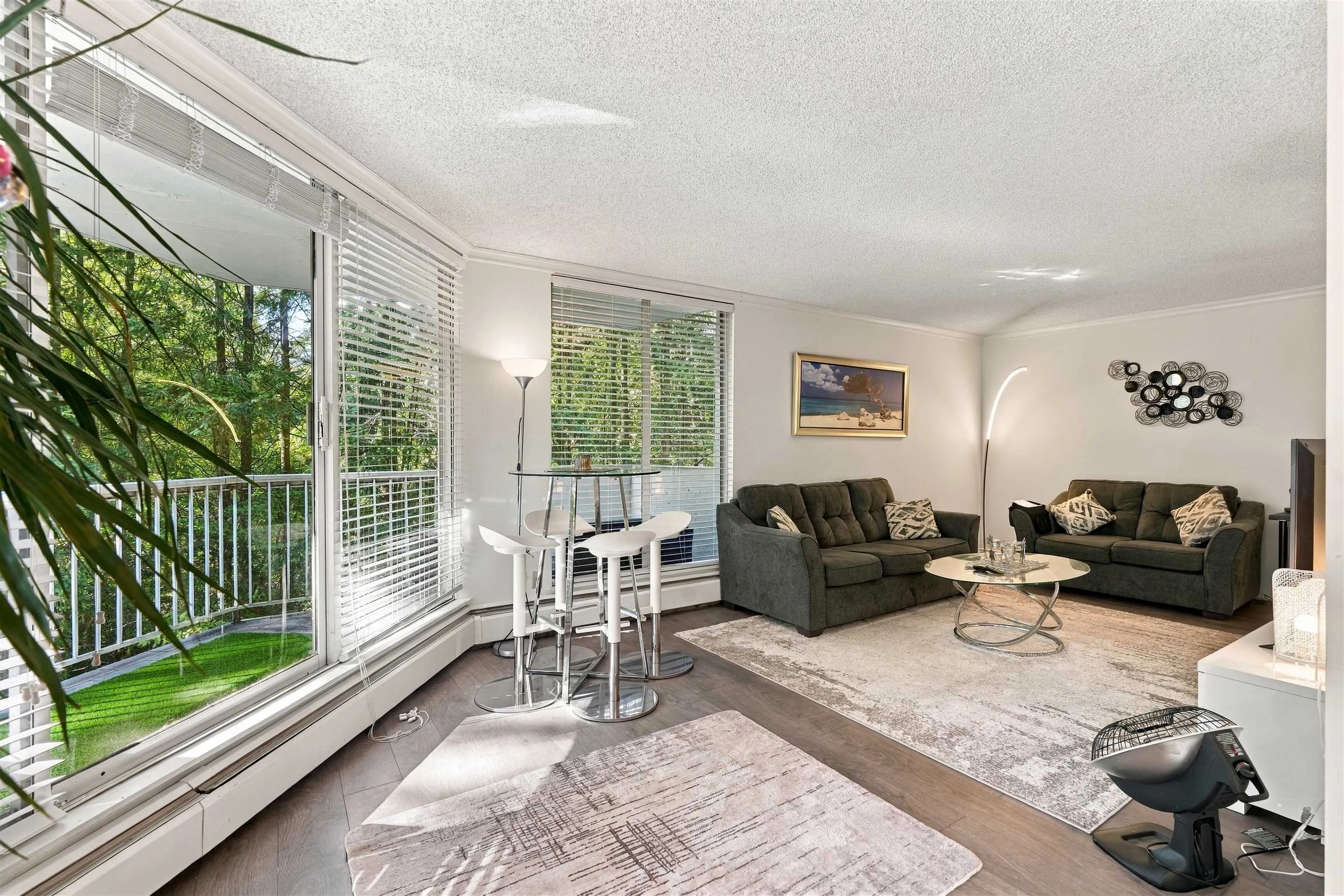 2024 Fullerton Avenue #403