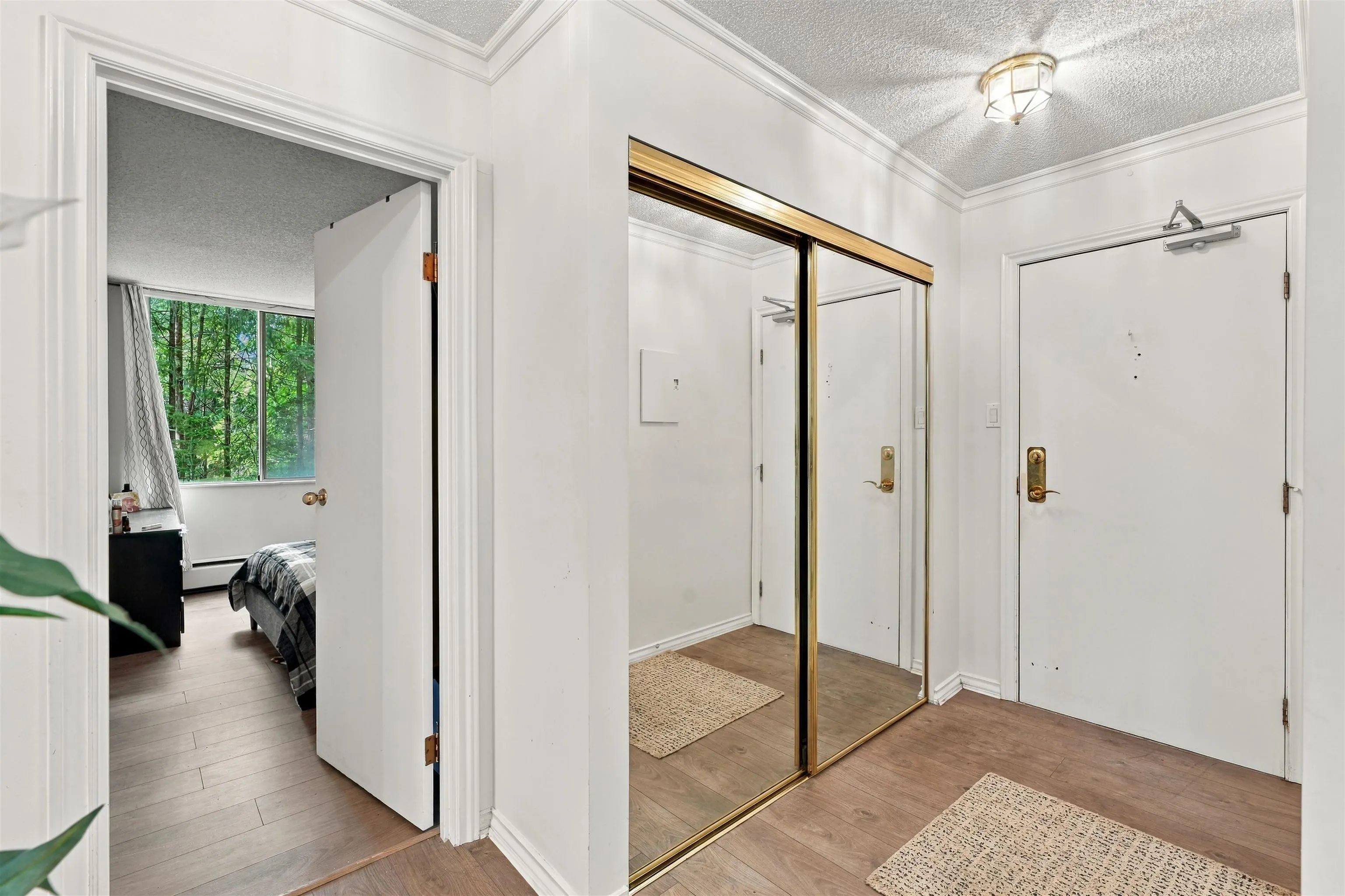 2024 Fullerton Avenue #403