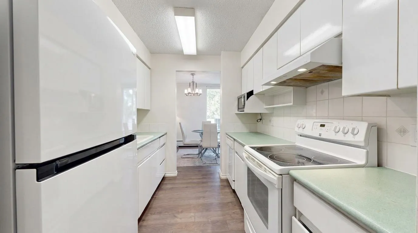 2024 Fullerton Avenue #403