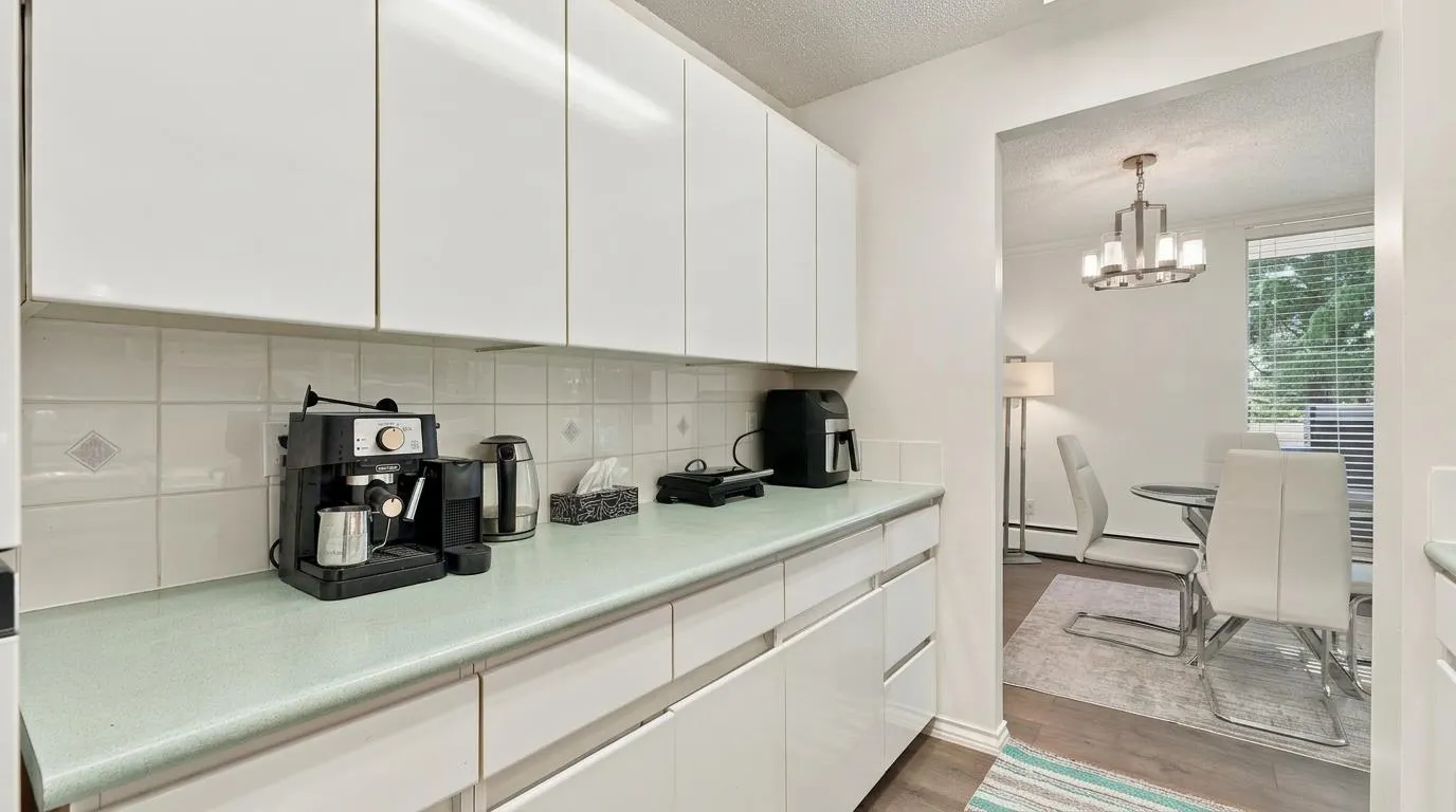 2024 Fullerton Avenue #403