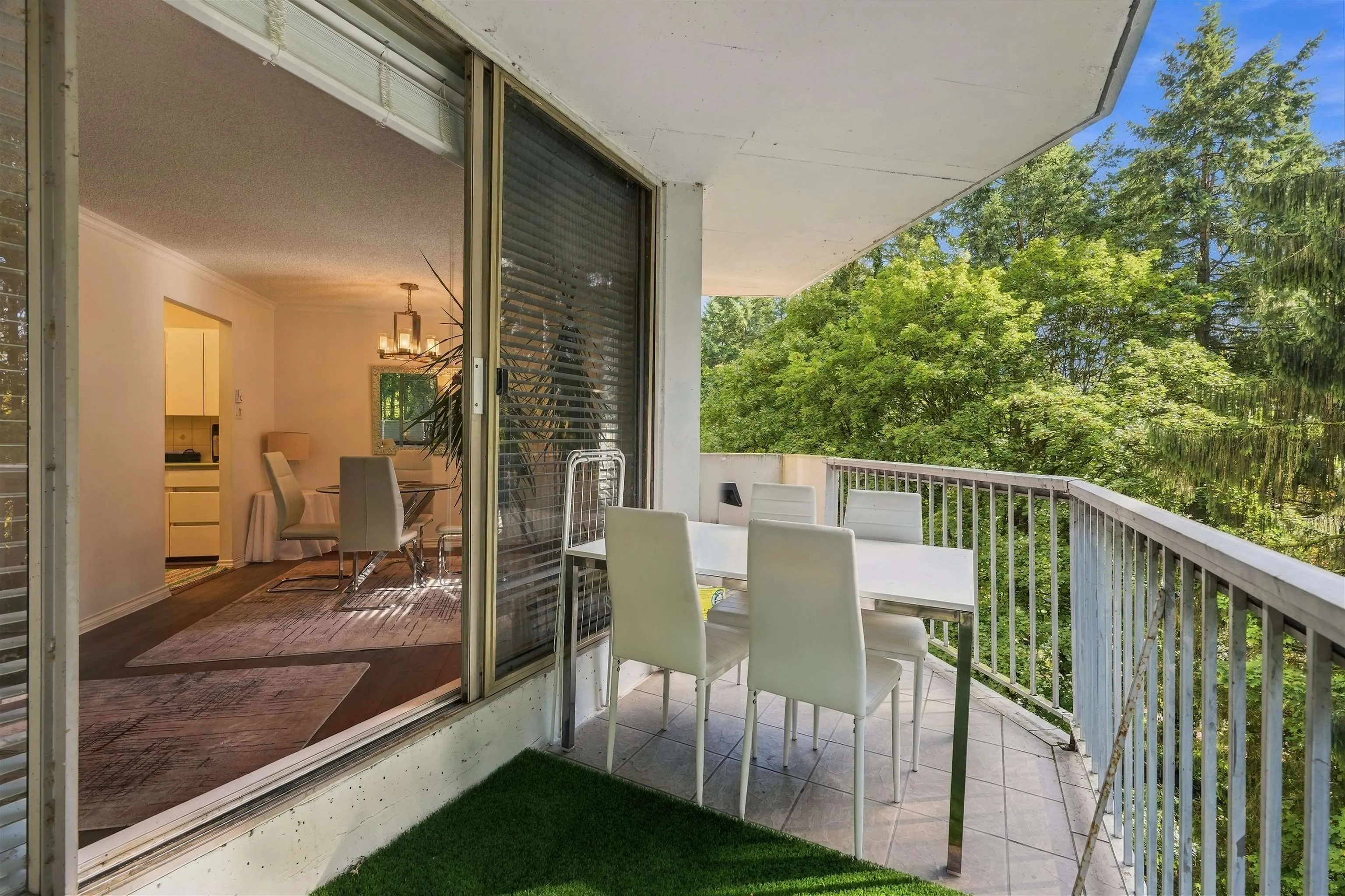 2024 Fullerton Avenue #403
