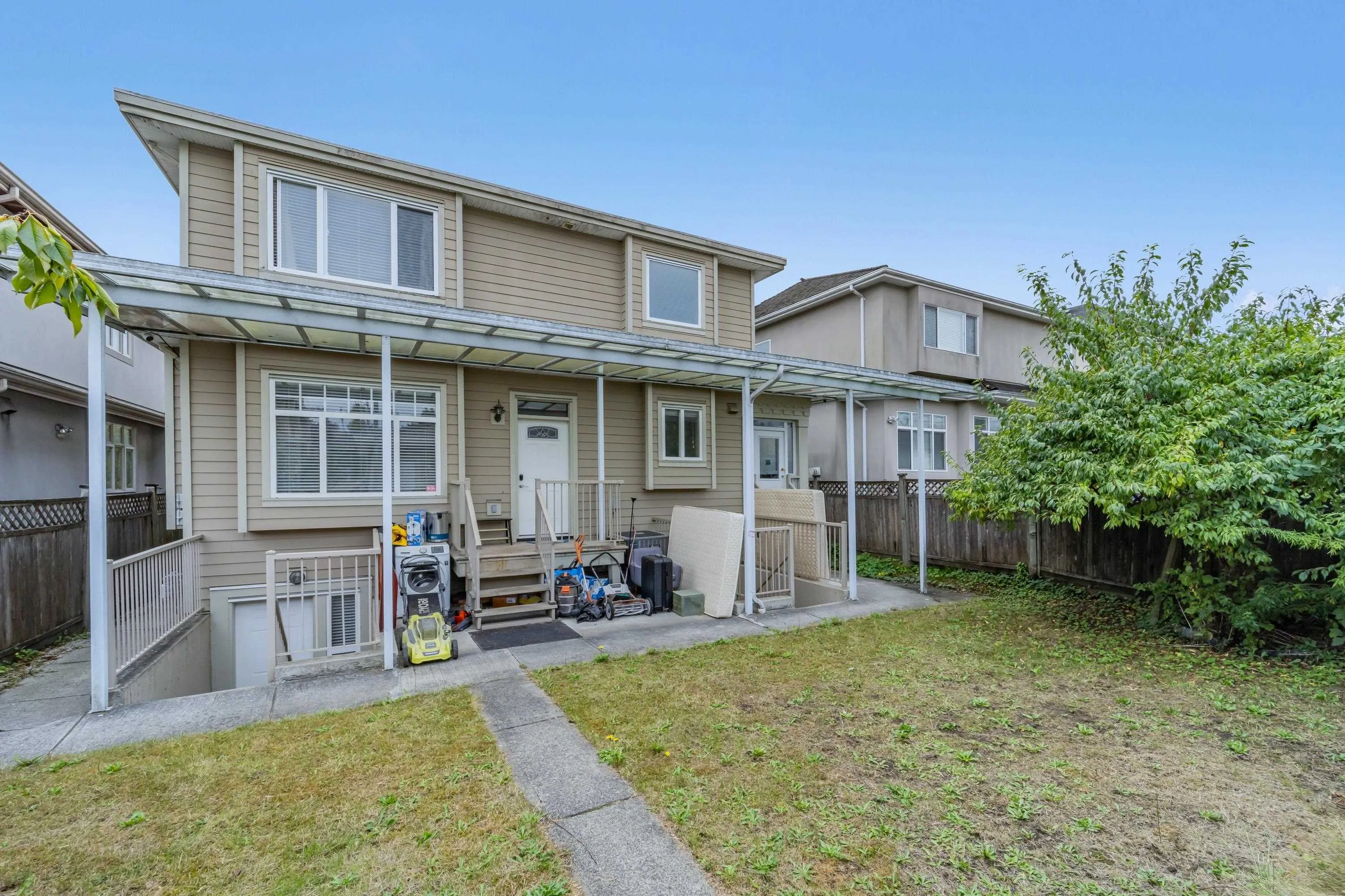 725 W 61st Avenue