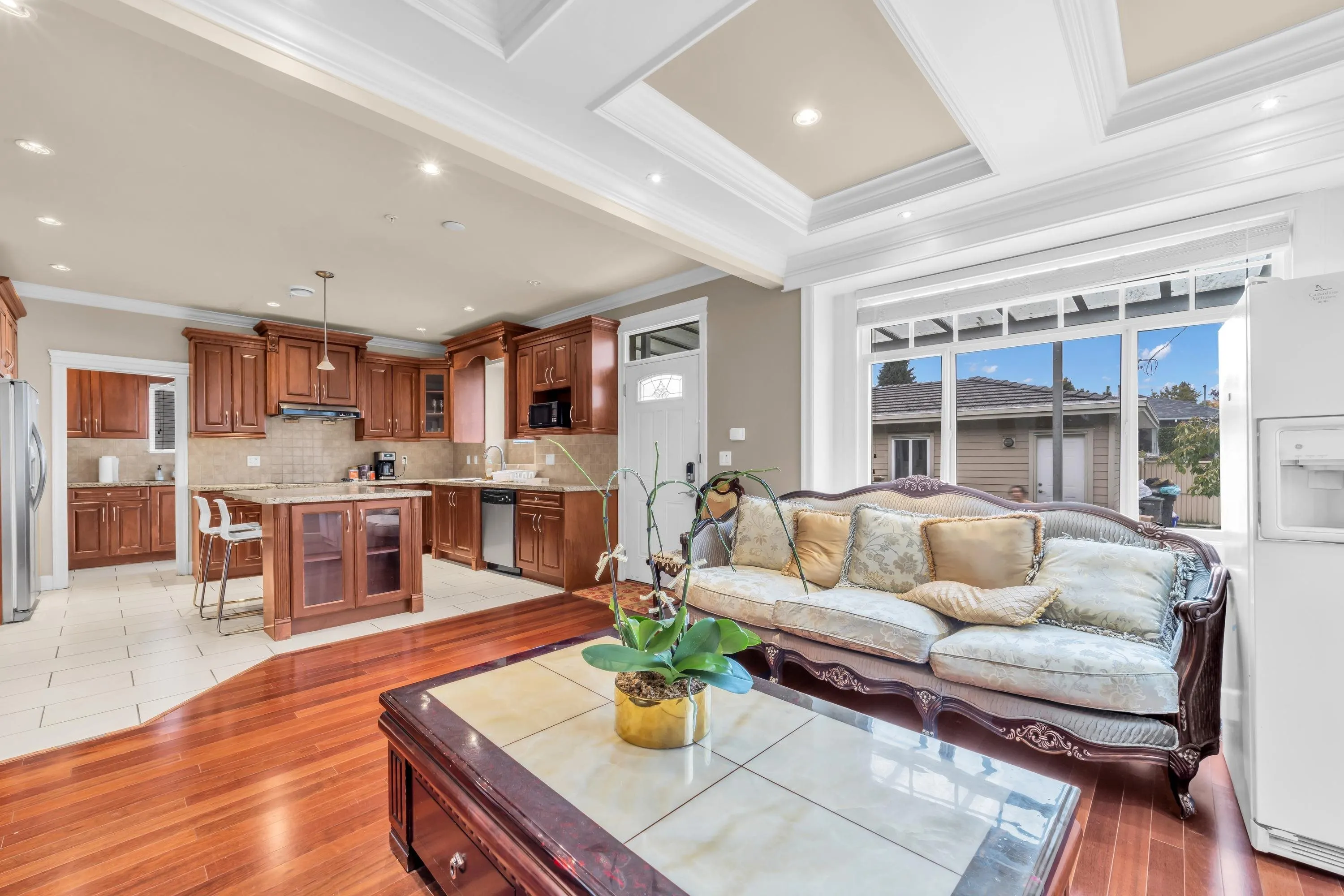 725 W 61st Avenue