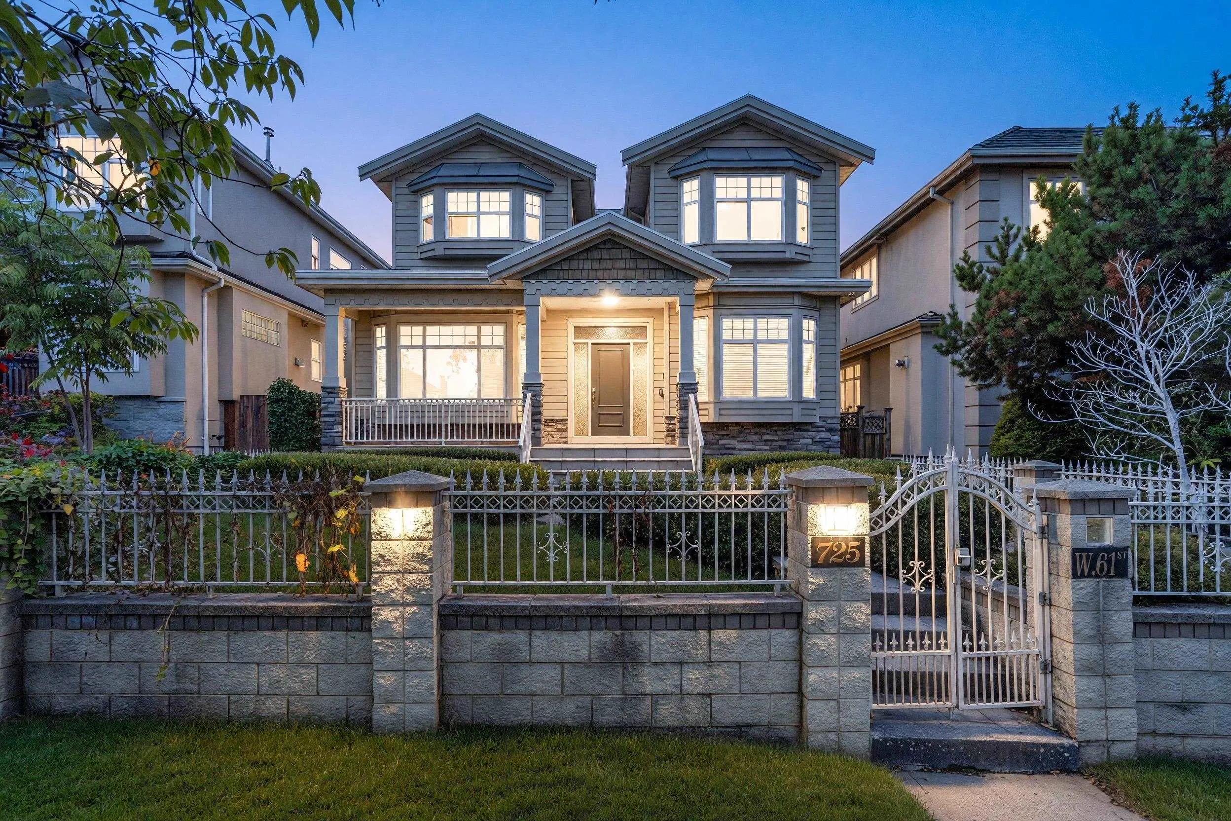 725 W 61st Avenue