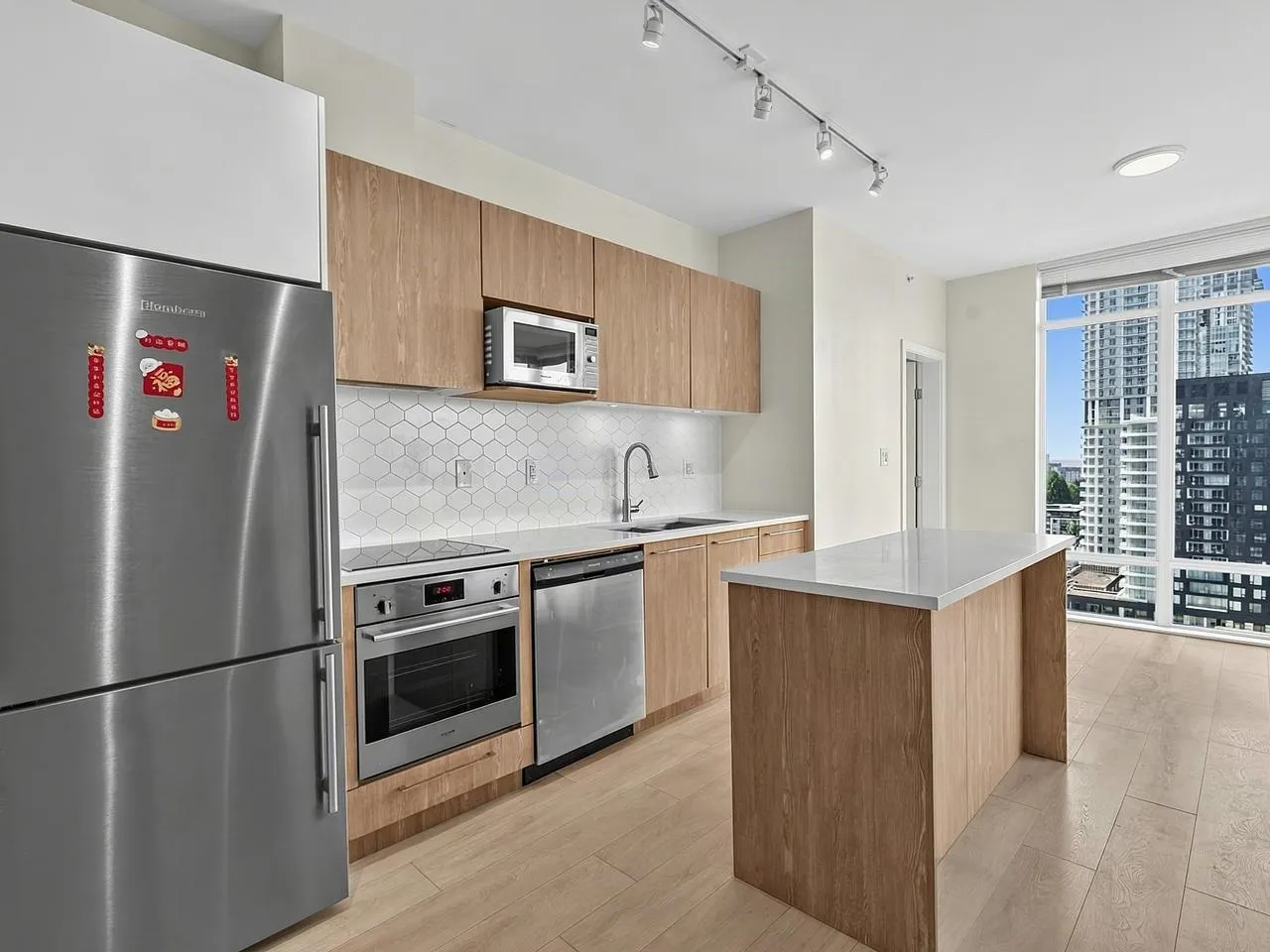 691 North Road #1202