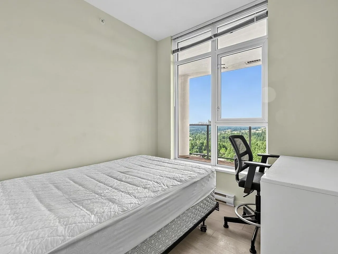 691 North Road #1202