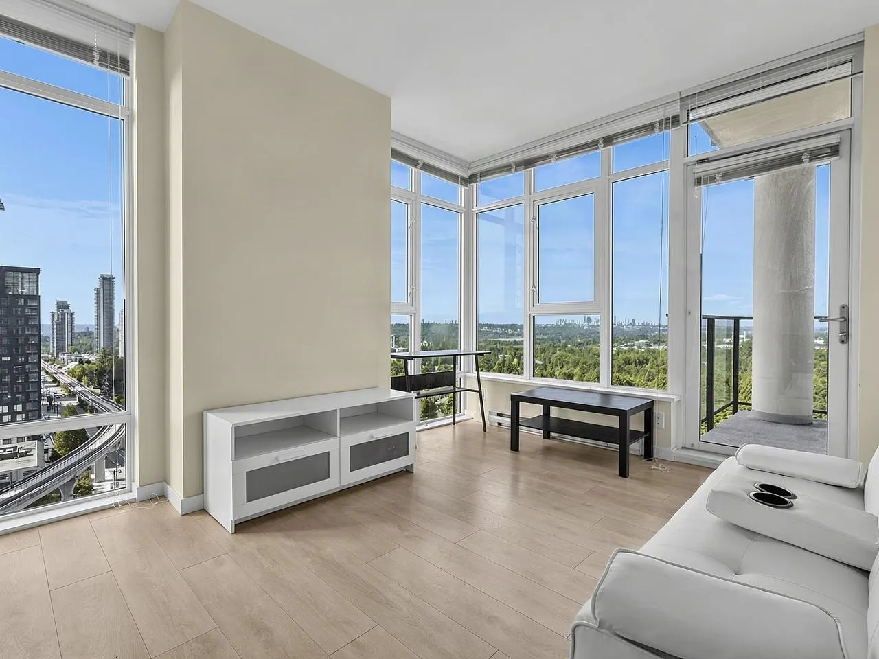 691 North Road #1202