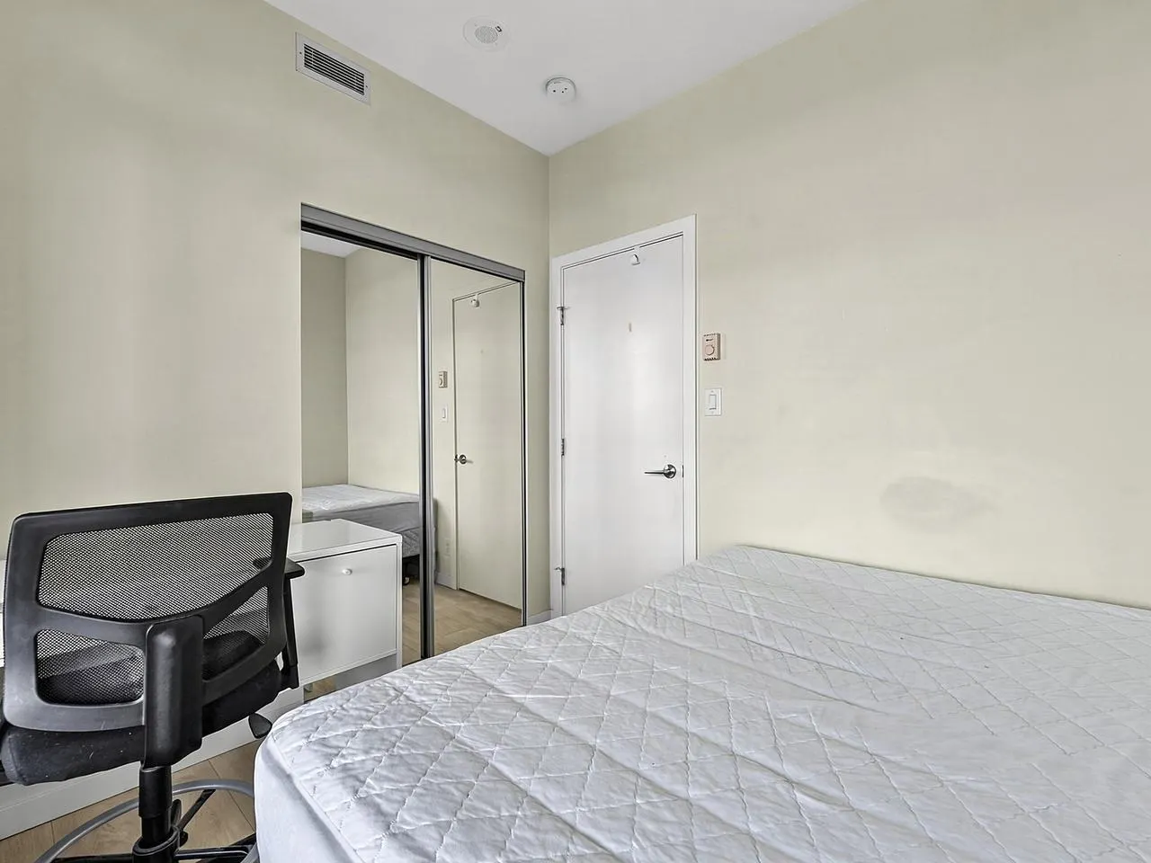 691 North Road #1202