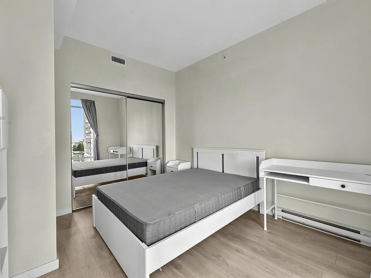 691 North Road #1202