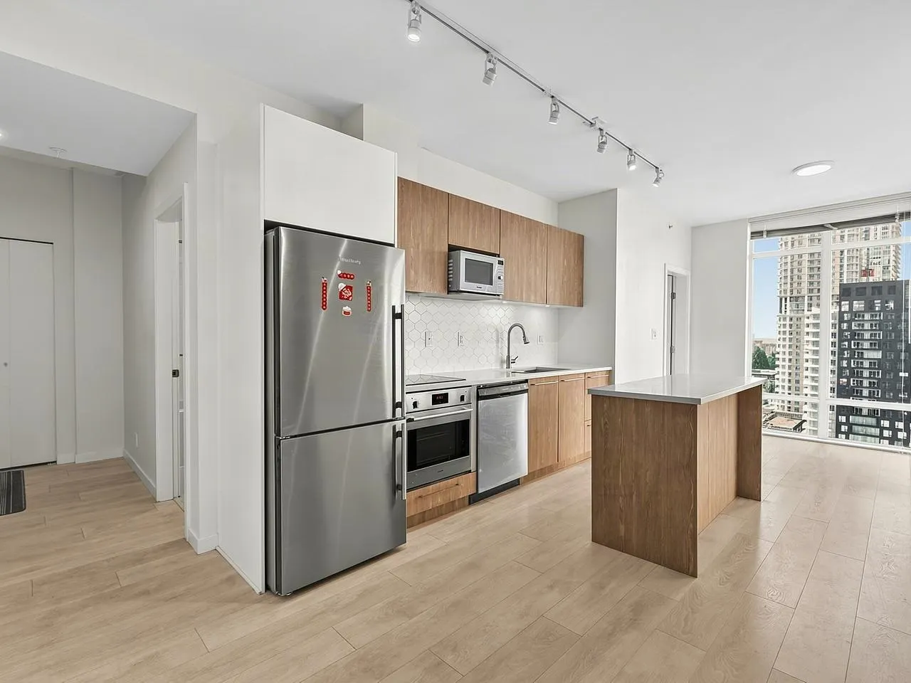 691 North Road #1202