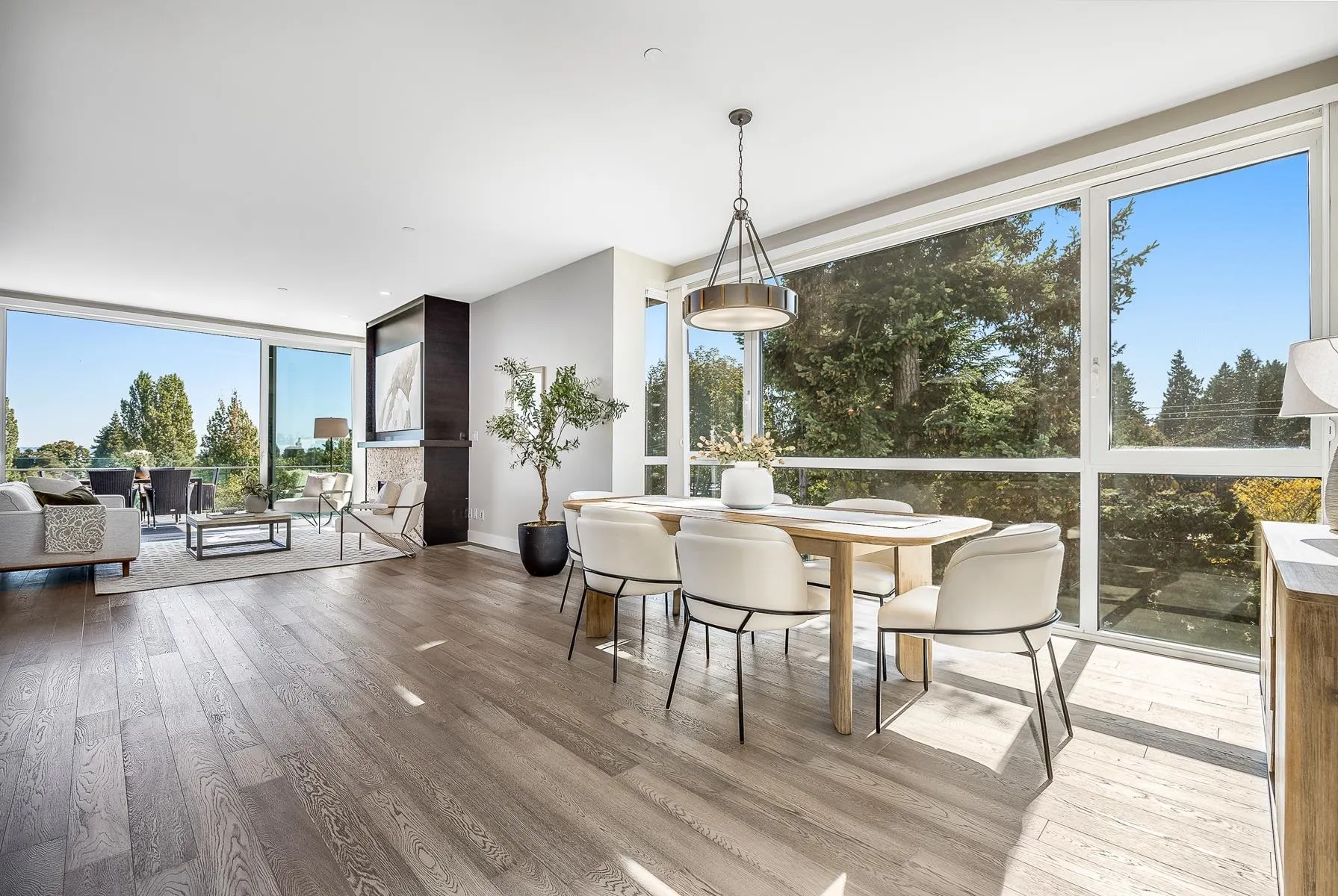 1212 Hunter Road #400