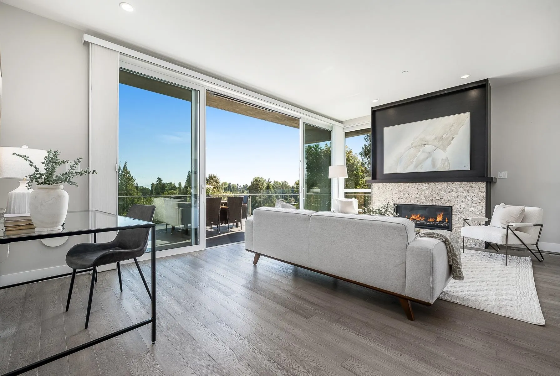 1212 Hunter Road #400