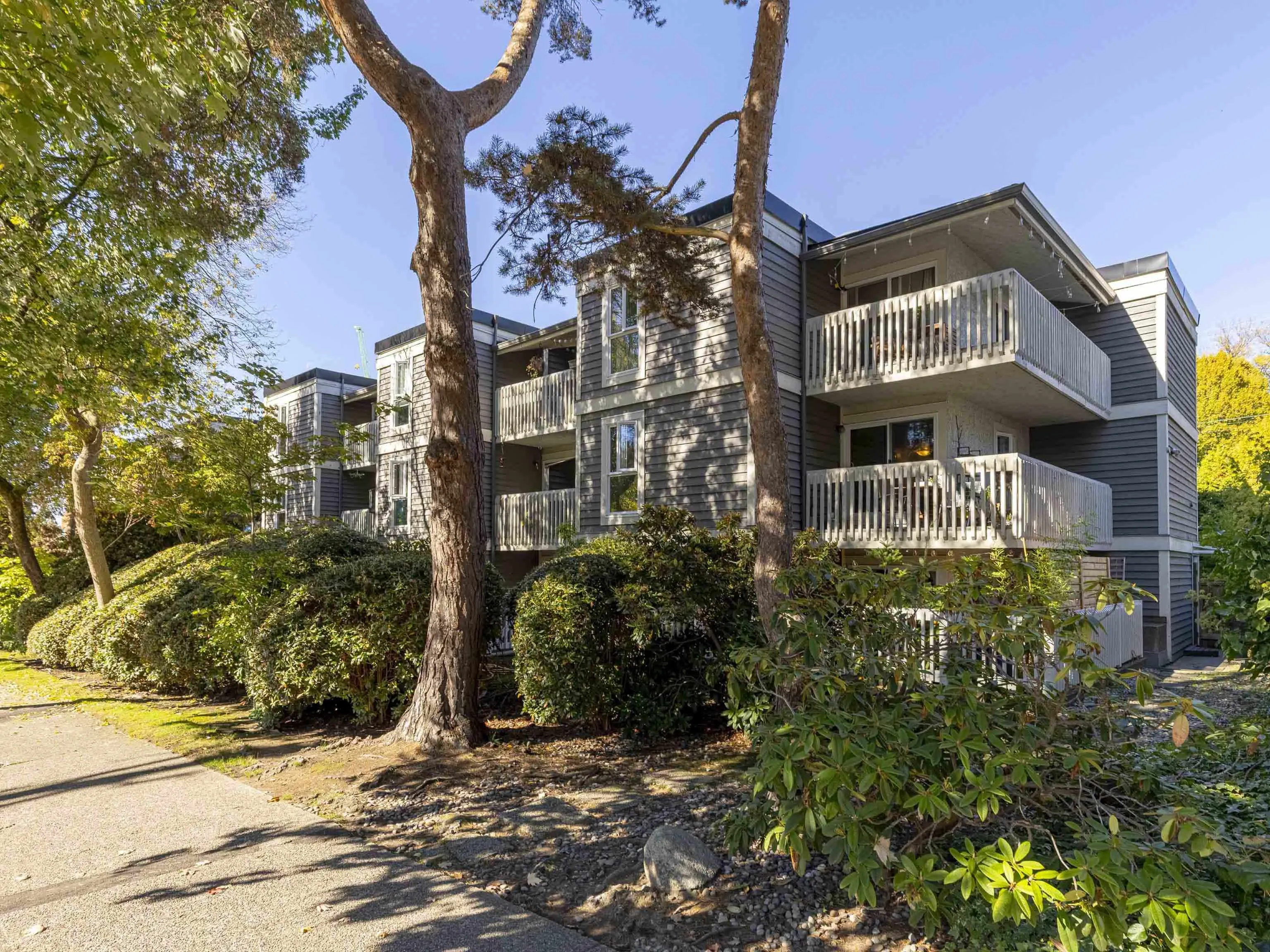 1545 E 2nd Avenue #216