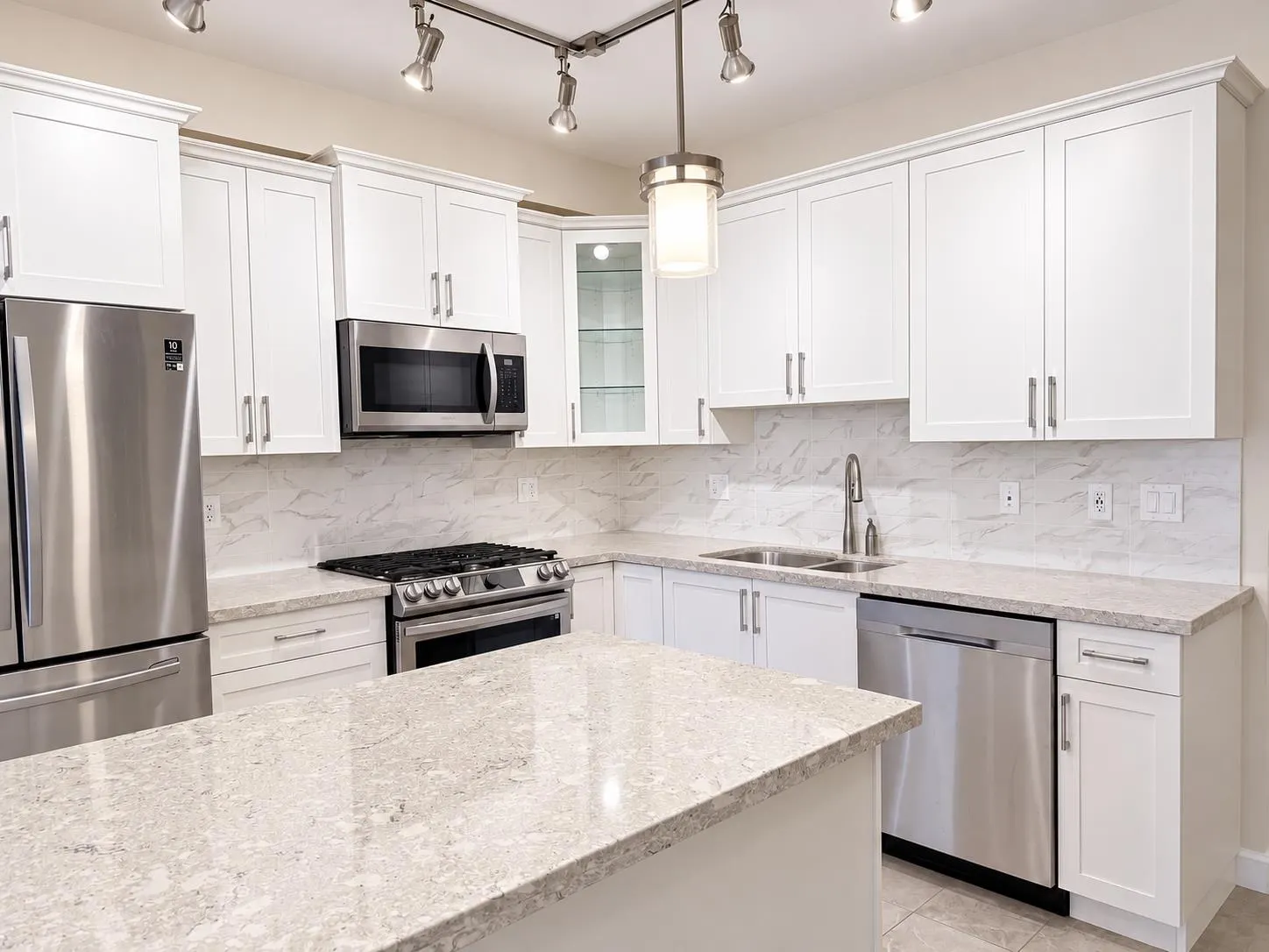 8561 203a Street #405