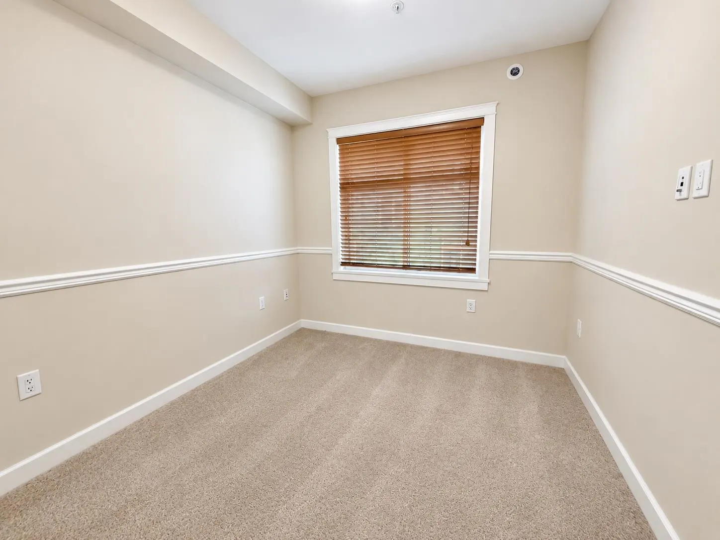 8561 203a Street #405