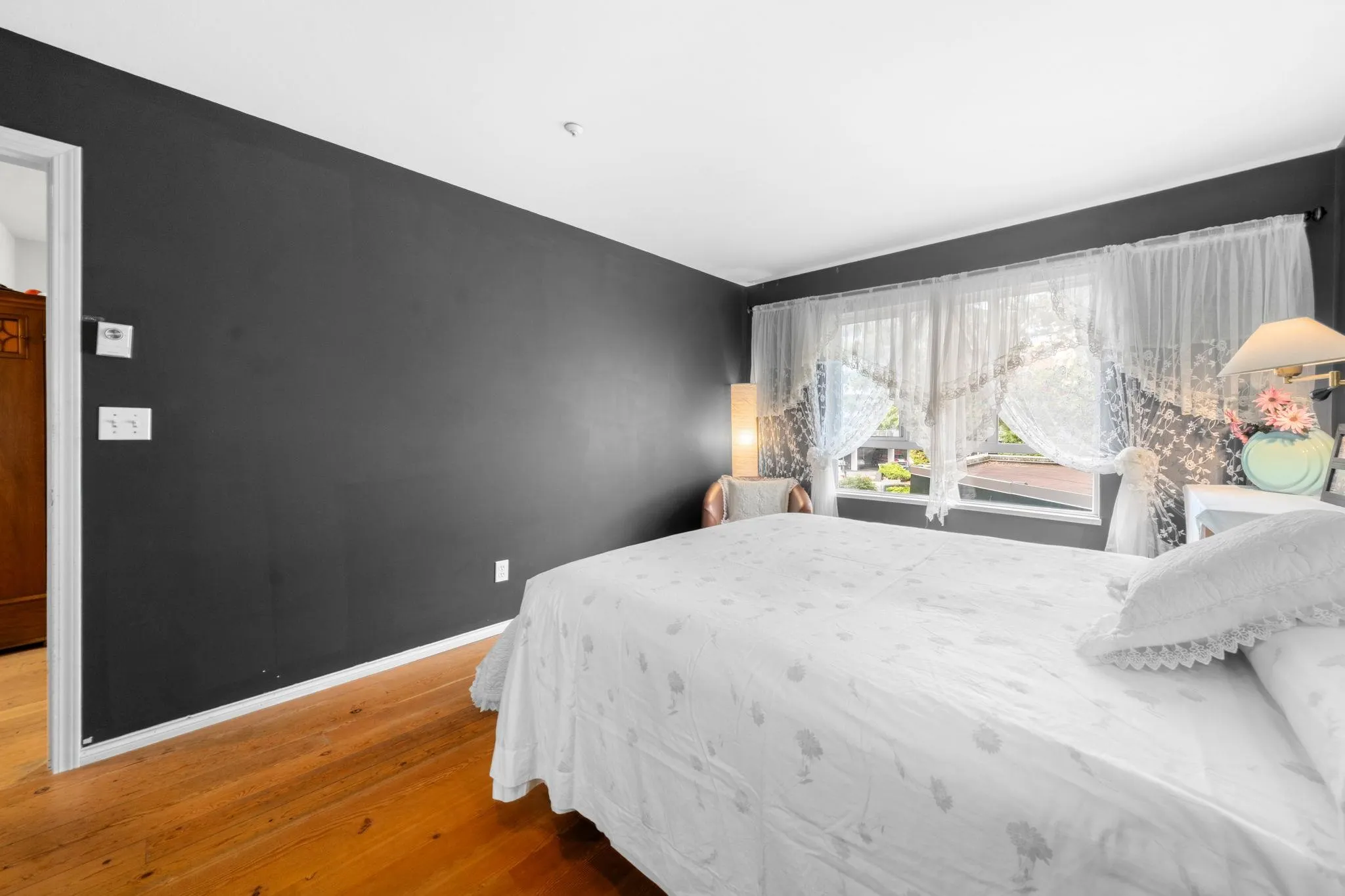128 W 8th Street #115