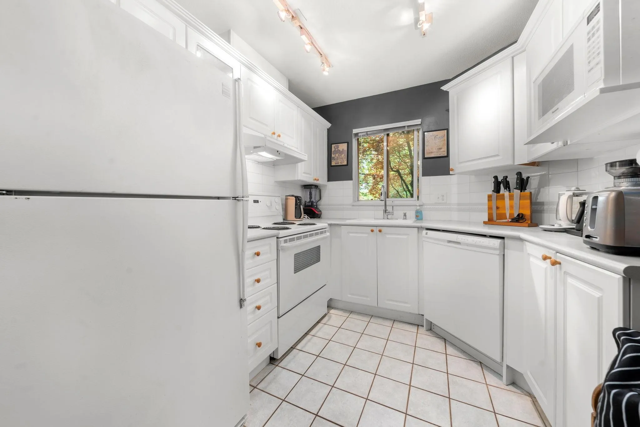 128 W 8th Street #115