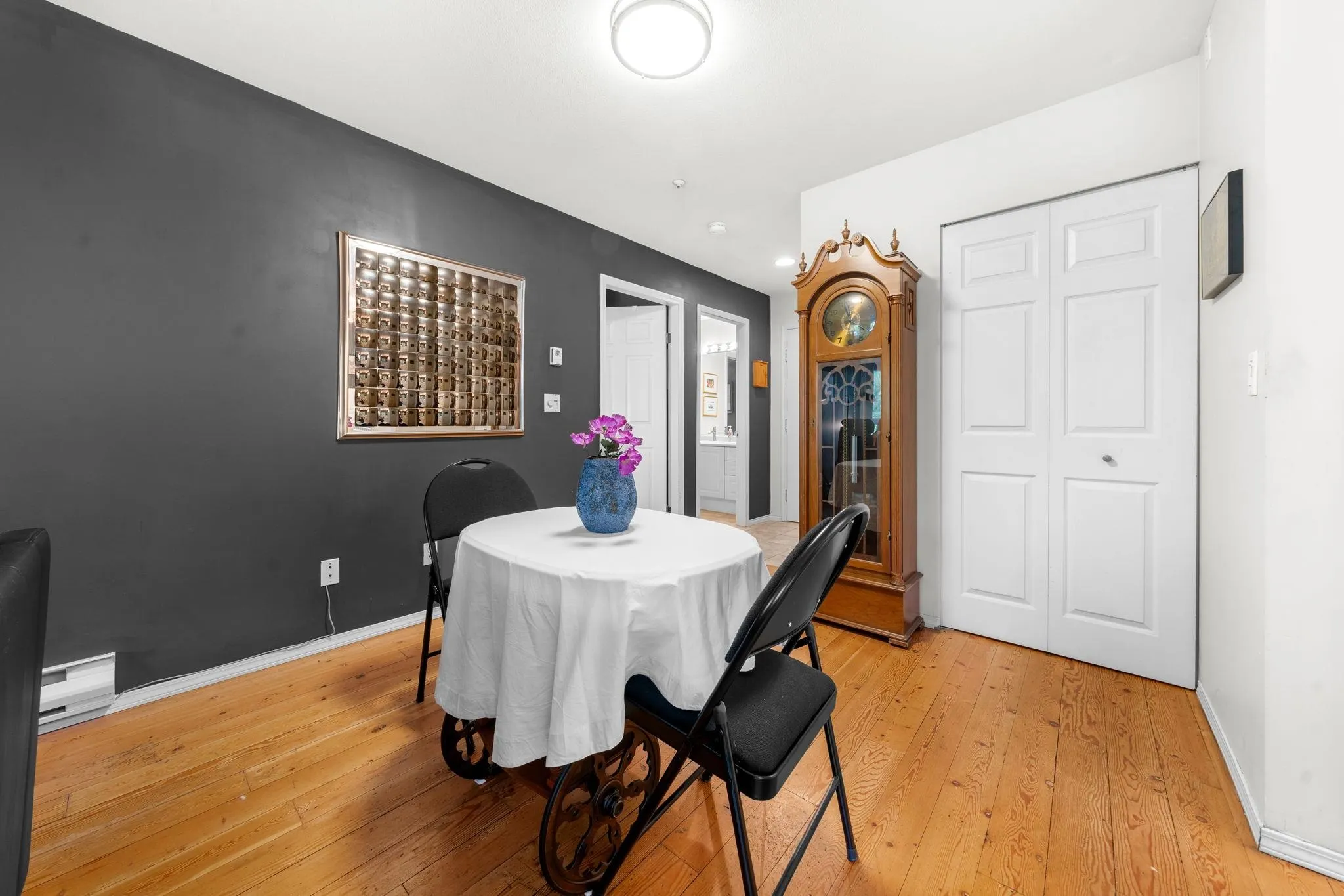 128 W 8th Street #115