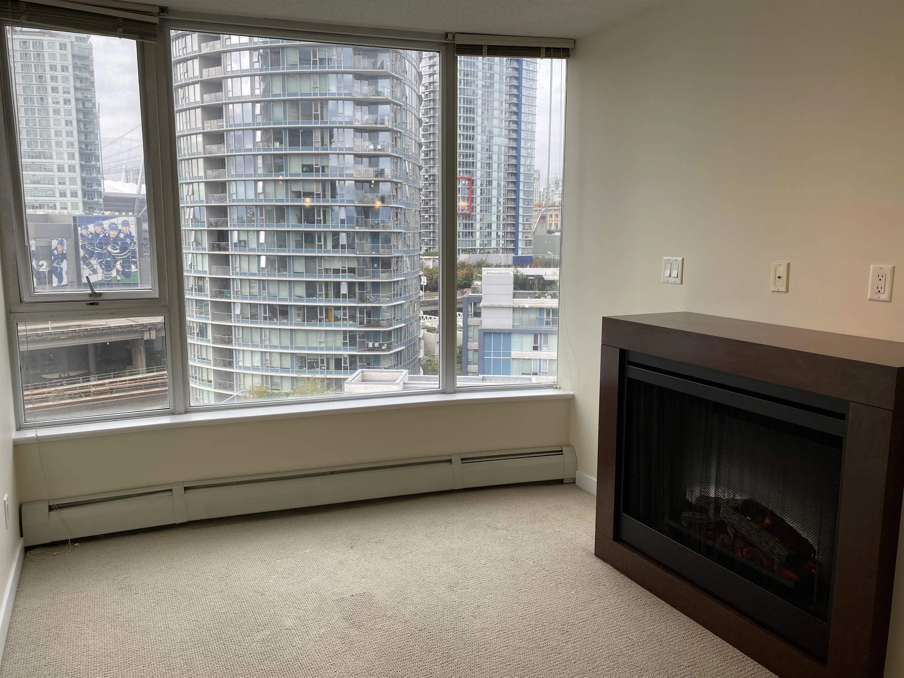 58 Keefer Place #1203