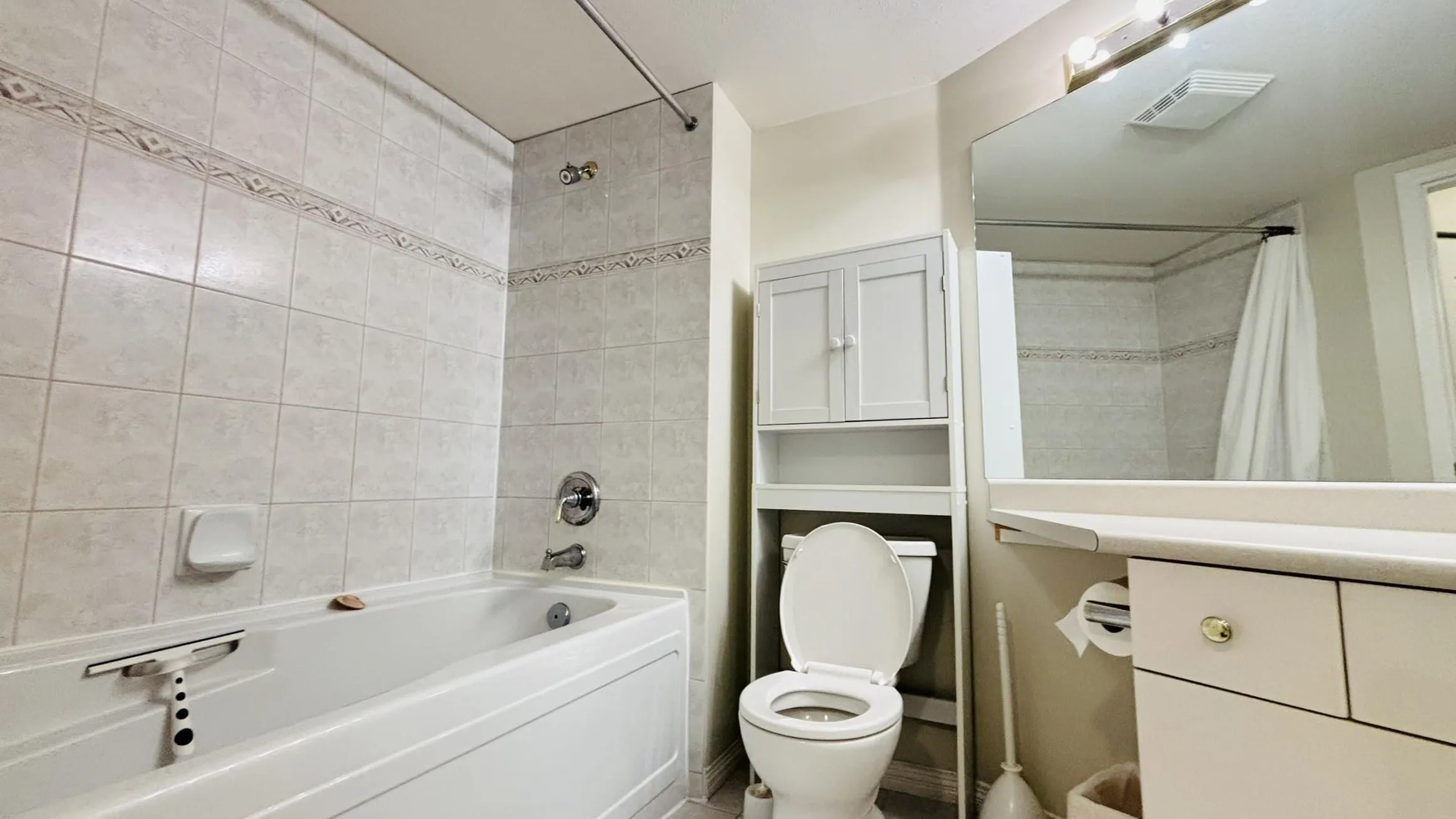 5863 Hampton Place #305