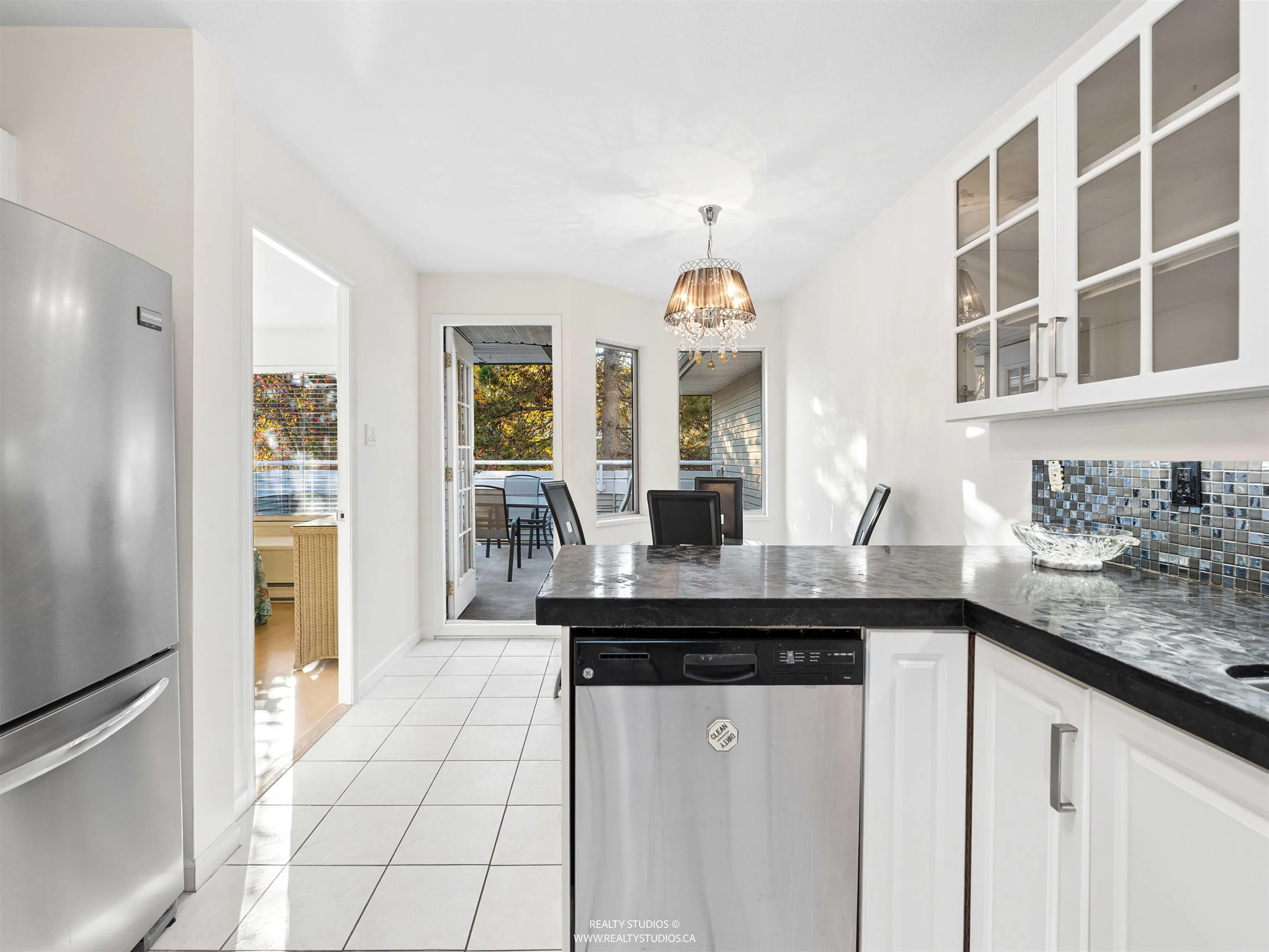 3183 Esmond Avenue #504