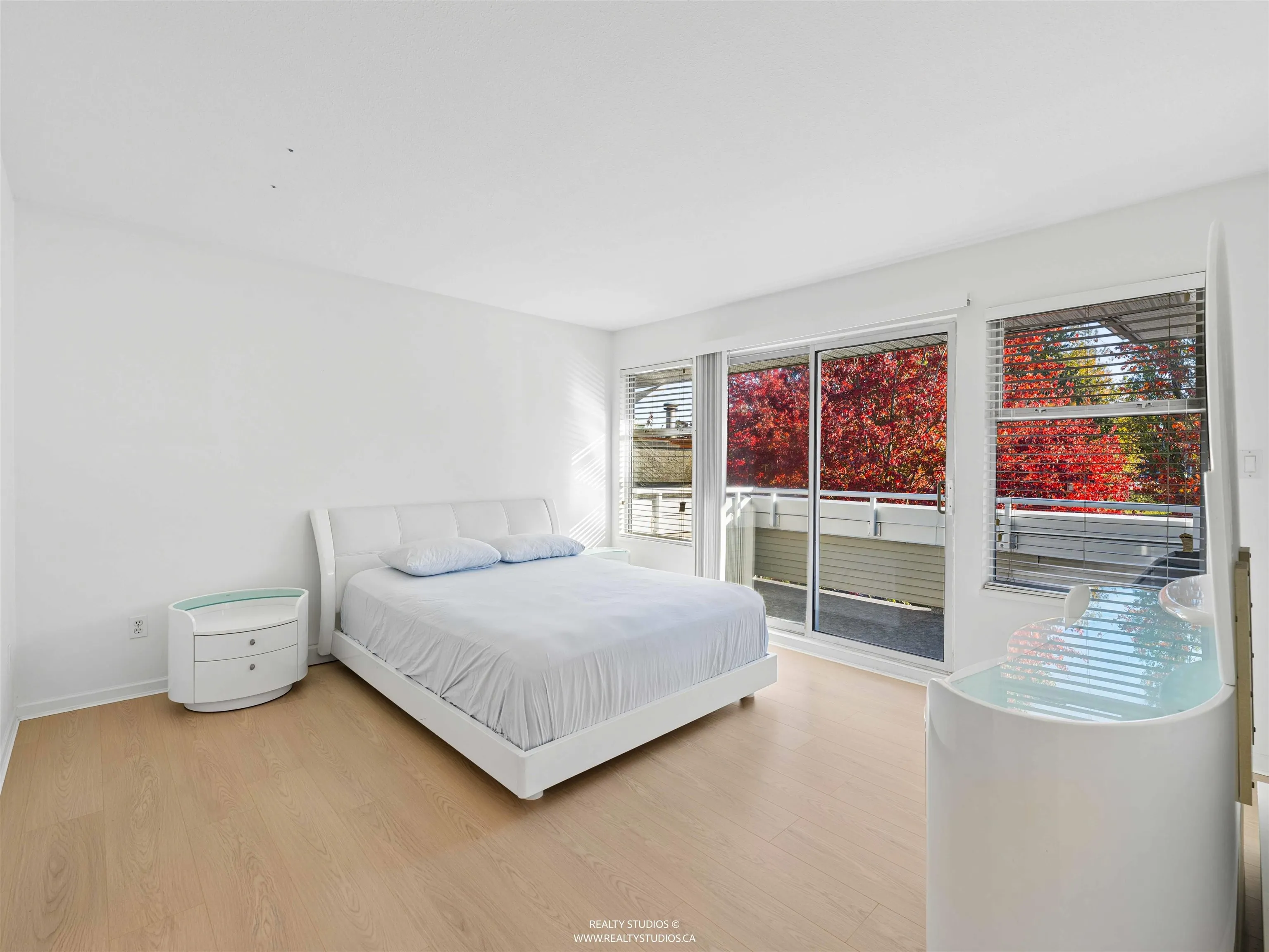 3183 Esmond Avenue #504