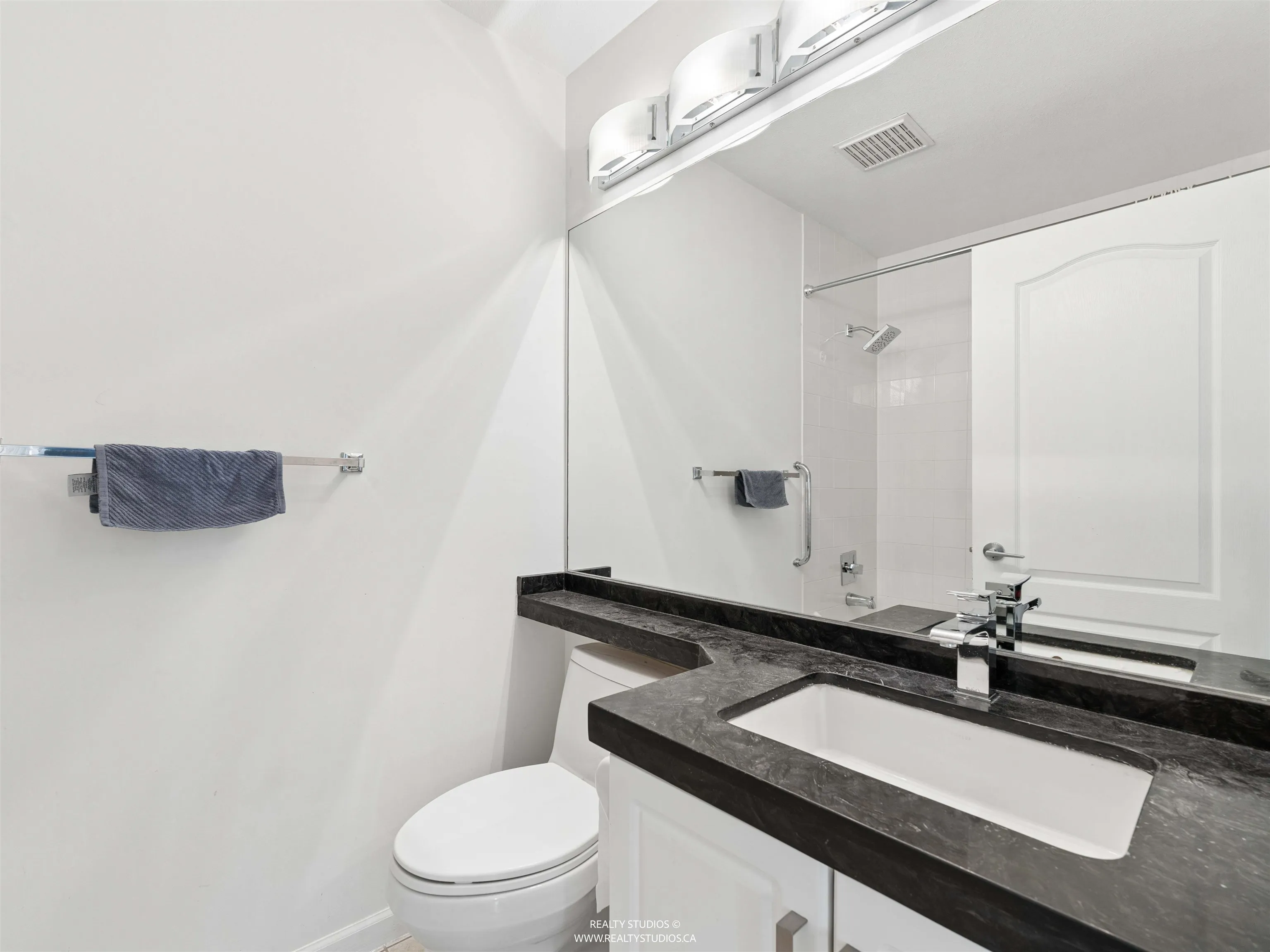 3183 Esmond Avenue #504