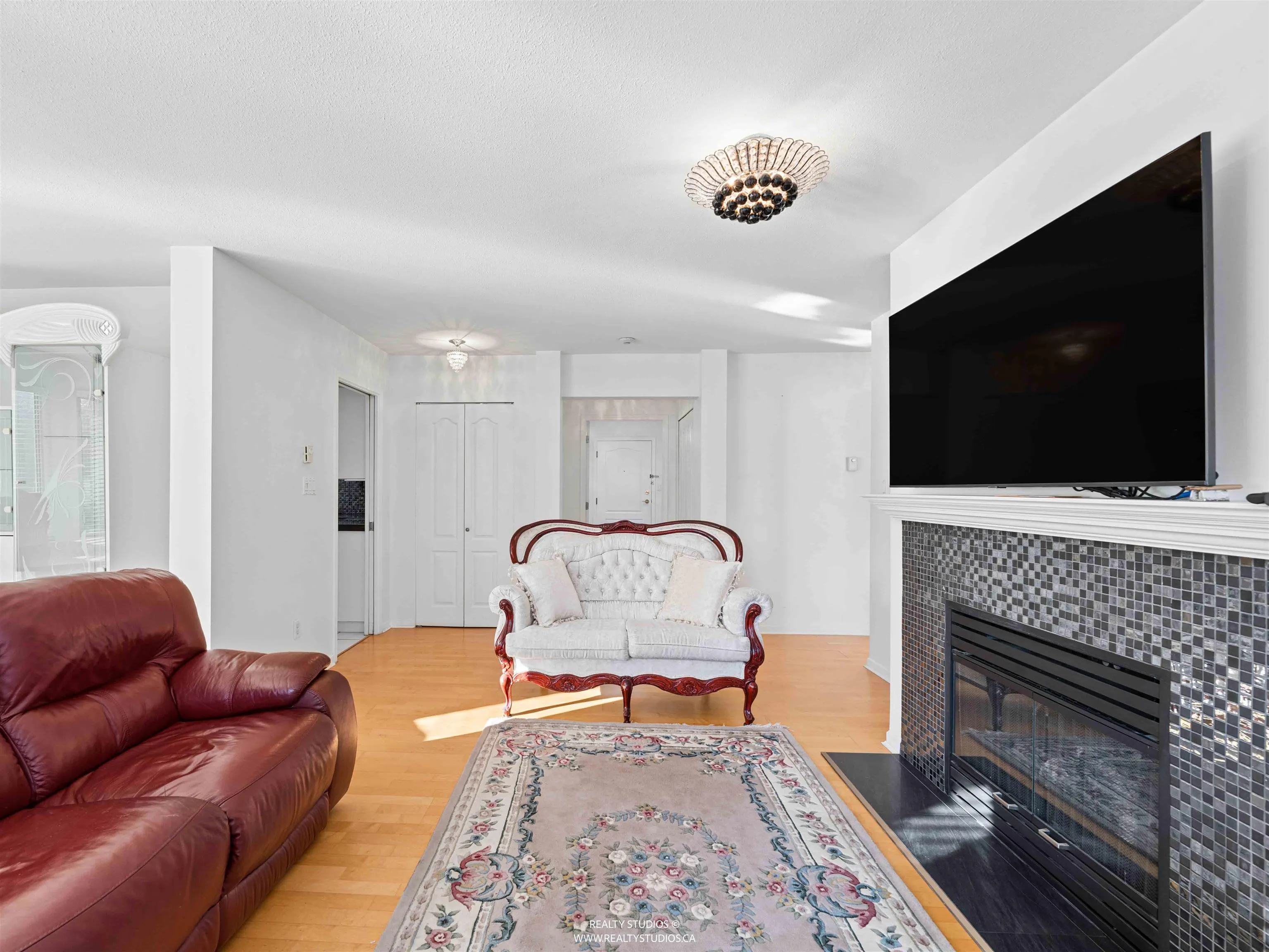 3183 Esmond Avenue #504