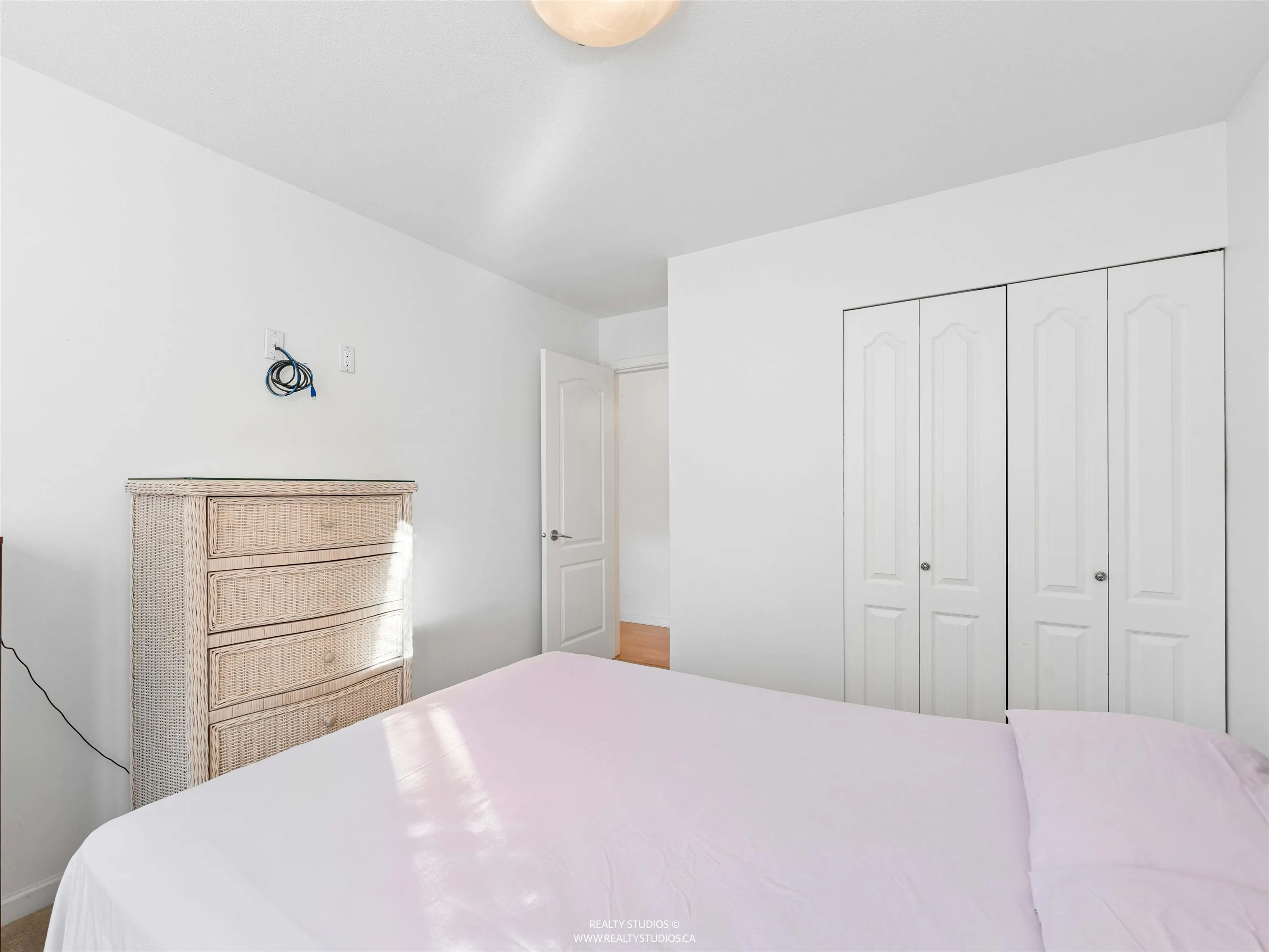 3183 Esmond Avenue #504