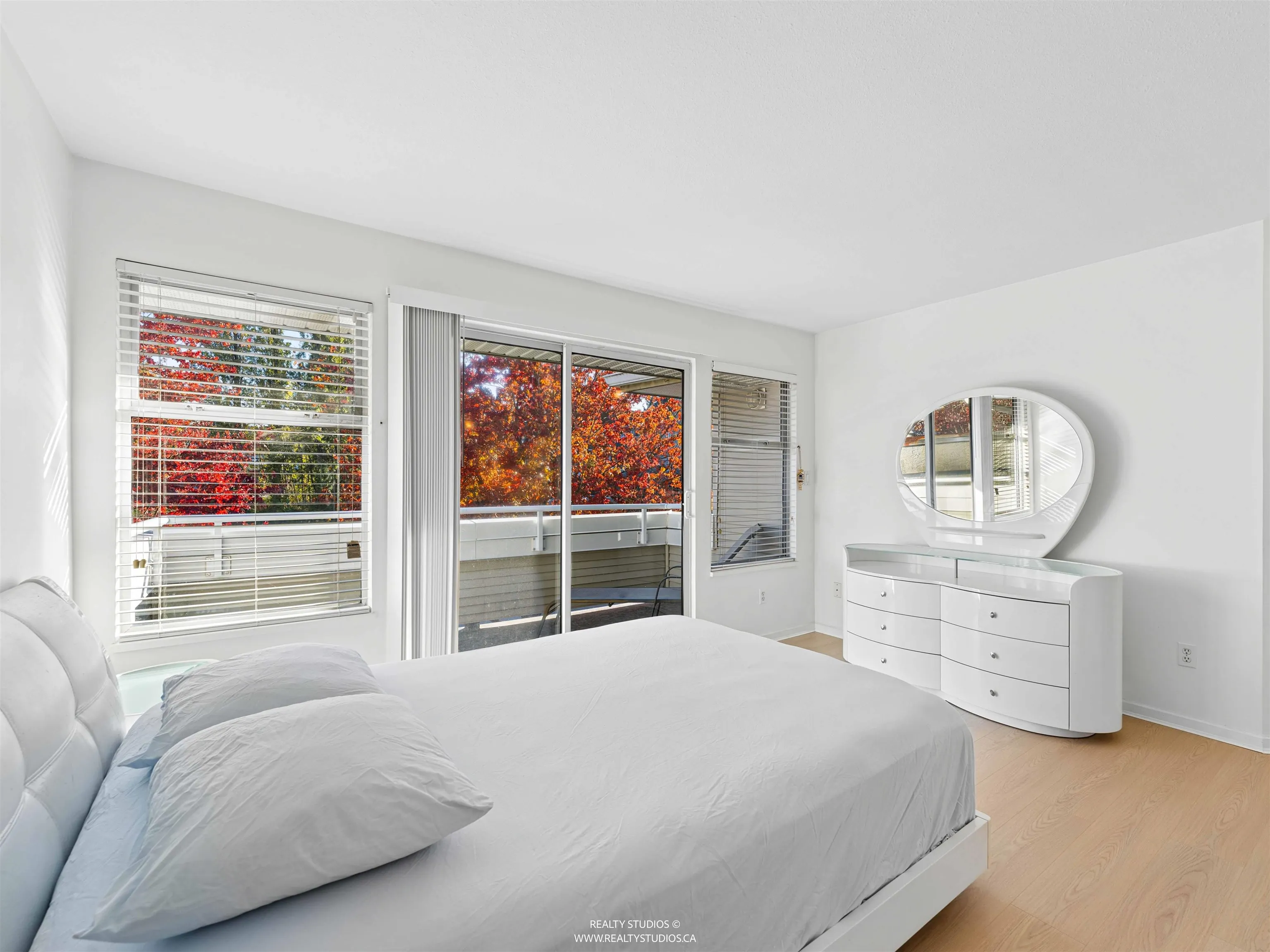 3183 Esmond Avenue #504