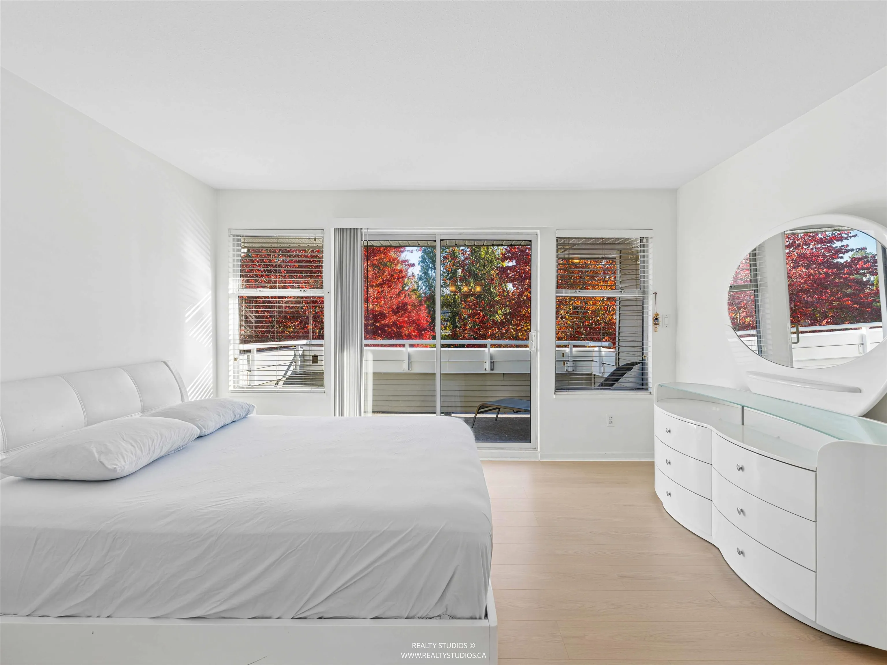 3183 Esmond Avenue #504