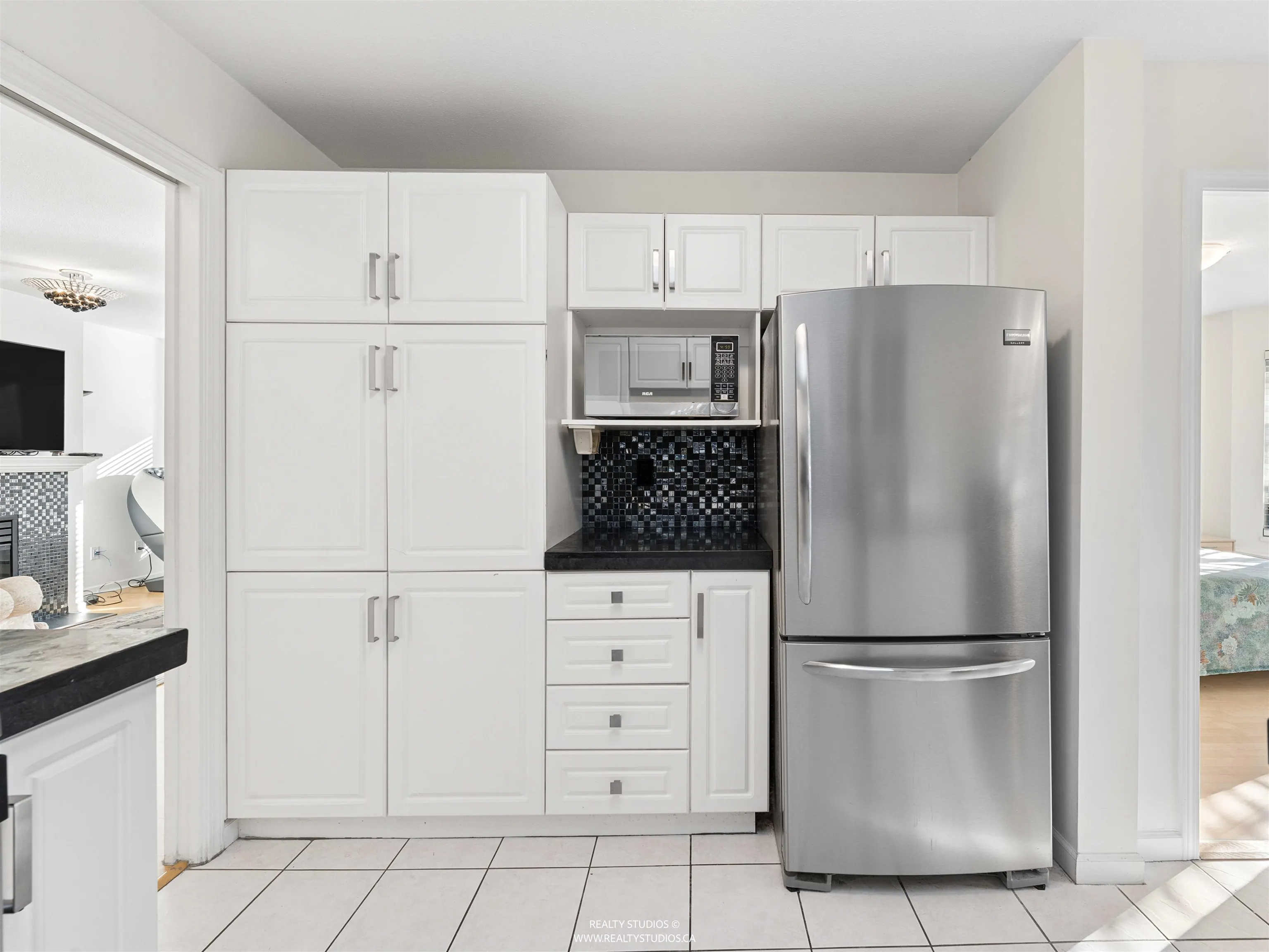 3183 Esmond Avenue #504