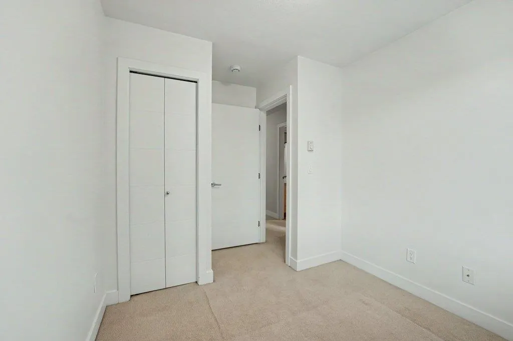 1708 King George Boulevard #8