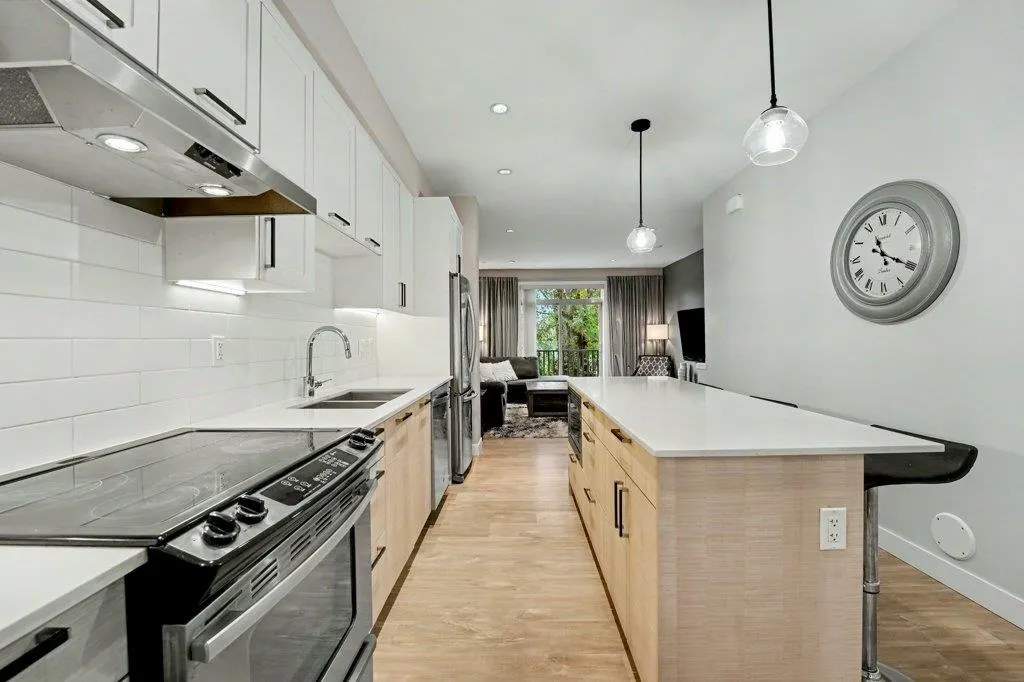 1708 King George Boulevard #8