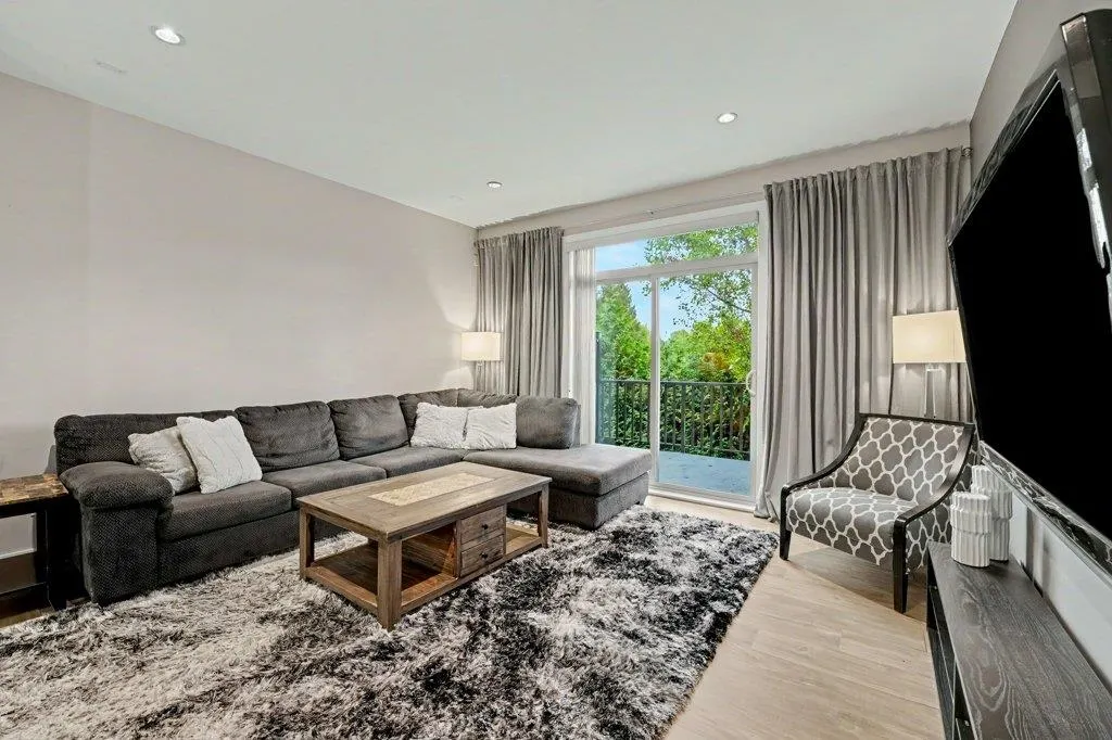 1708 King George Boulevard #8