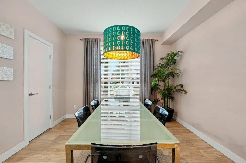 1708 King George Boulevard #8